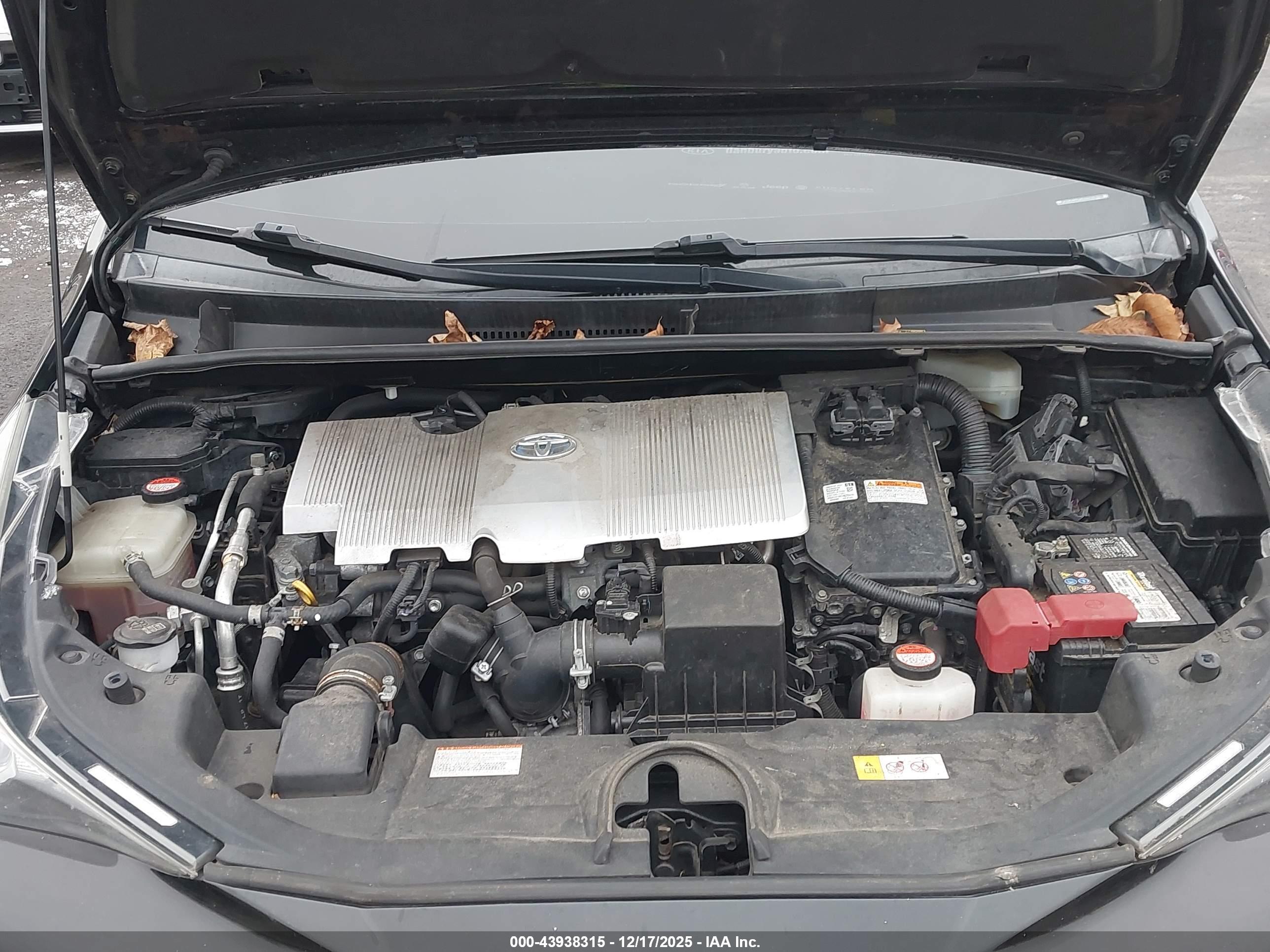 TOYOTA PRIUS image 10