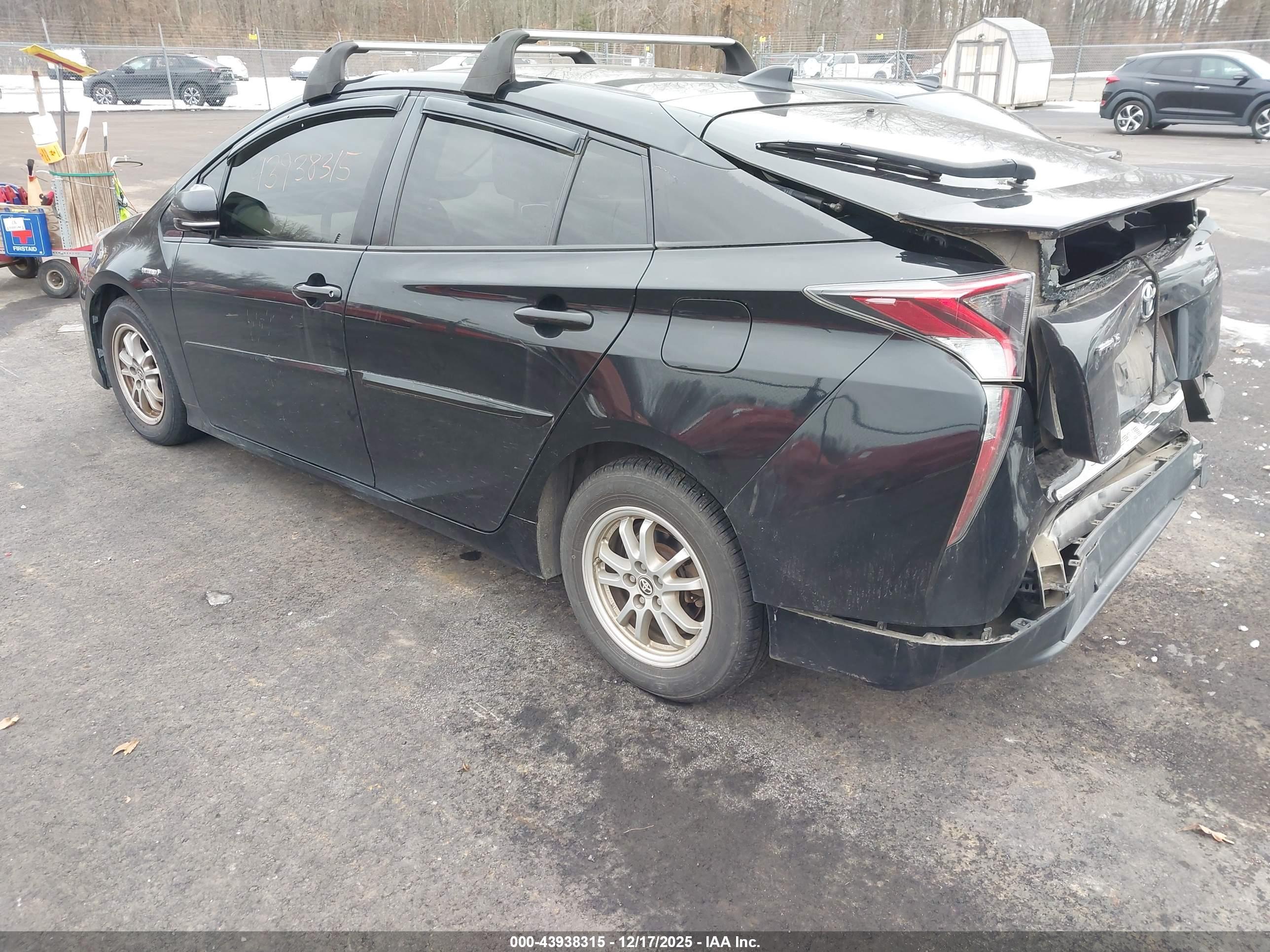 TOYOTA PRIUS image 3