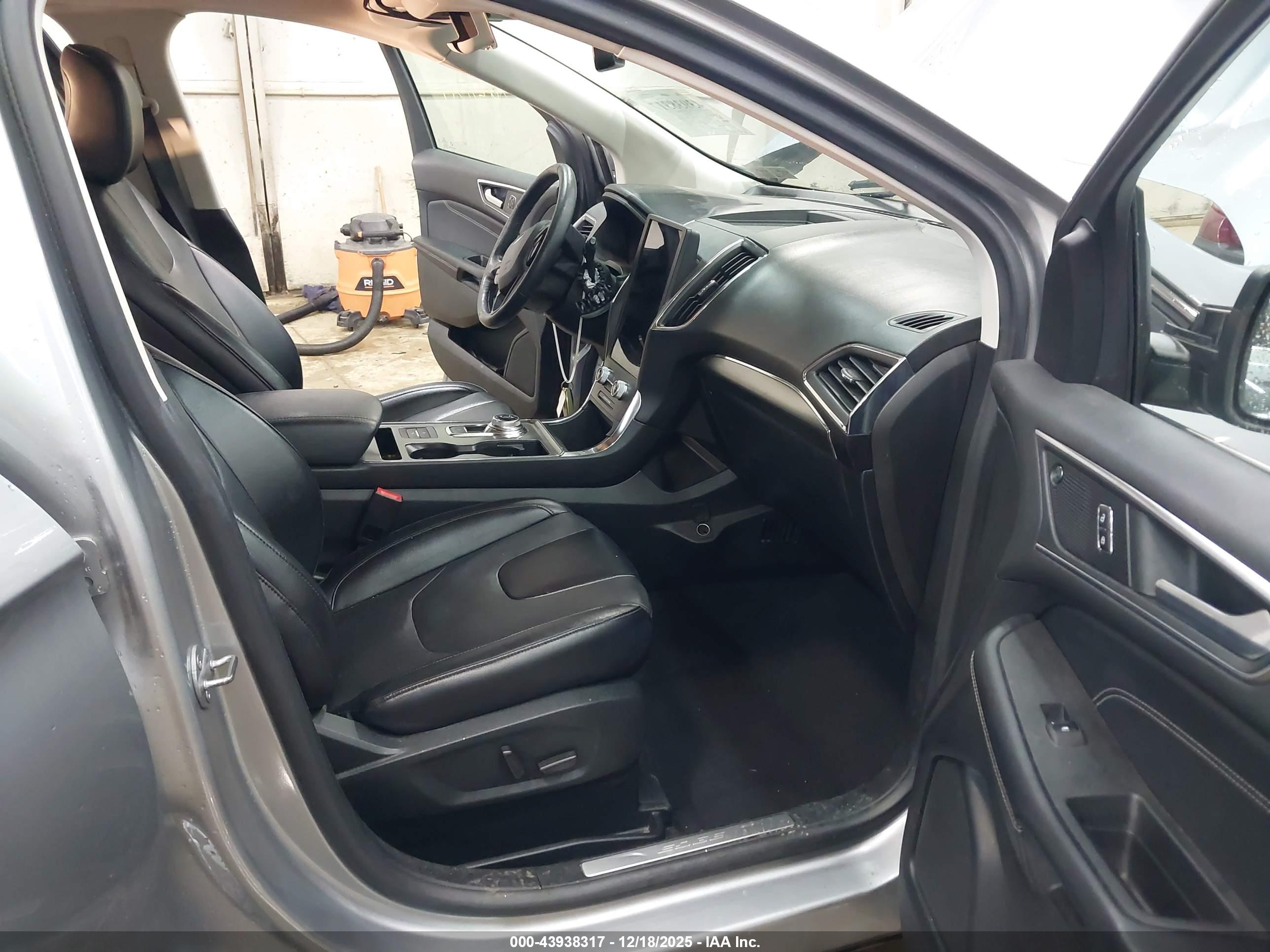 FORD EDGE image 5