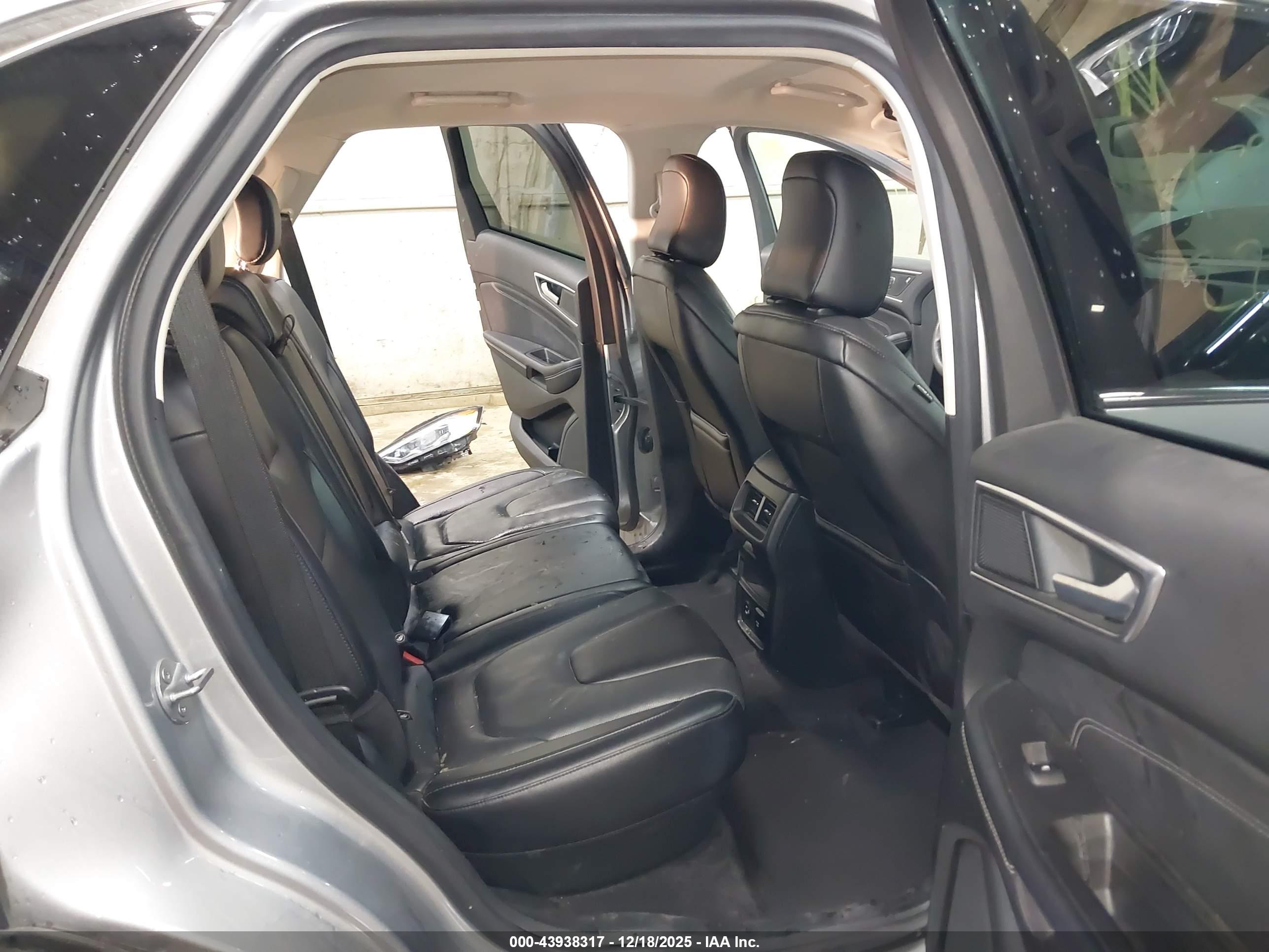 FORD EDGE image 8