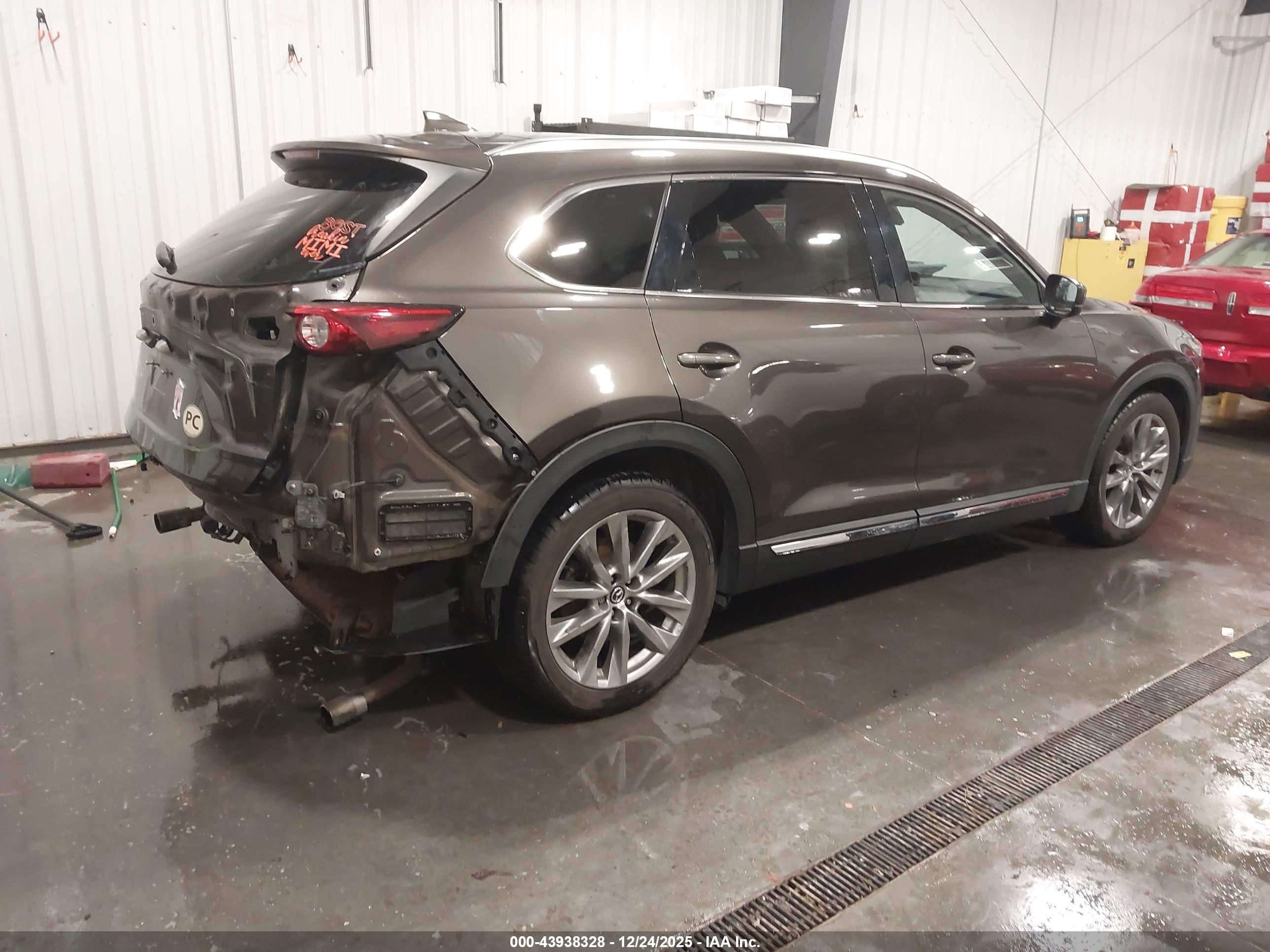 MAZDA CX-9 image 4