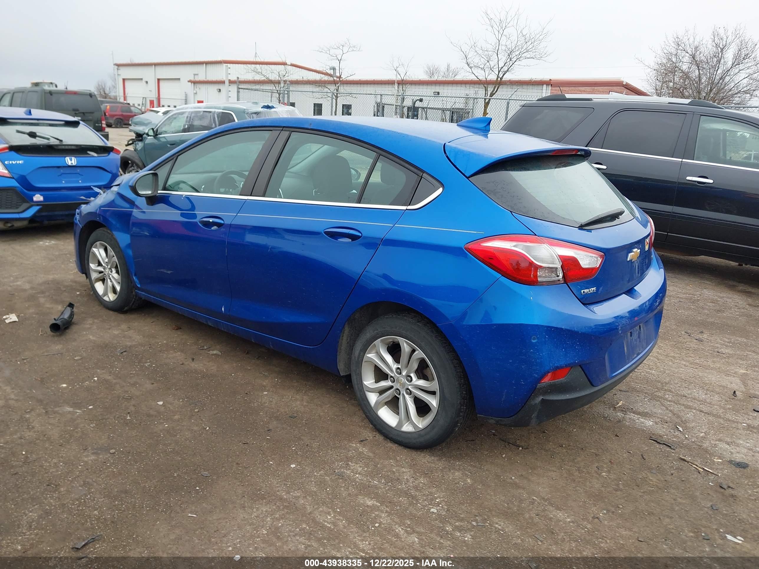 CHEVROLET CRUZE image 3