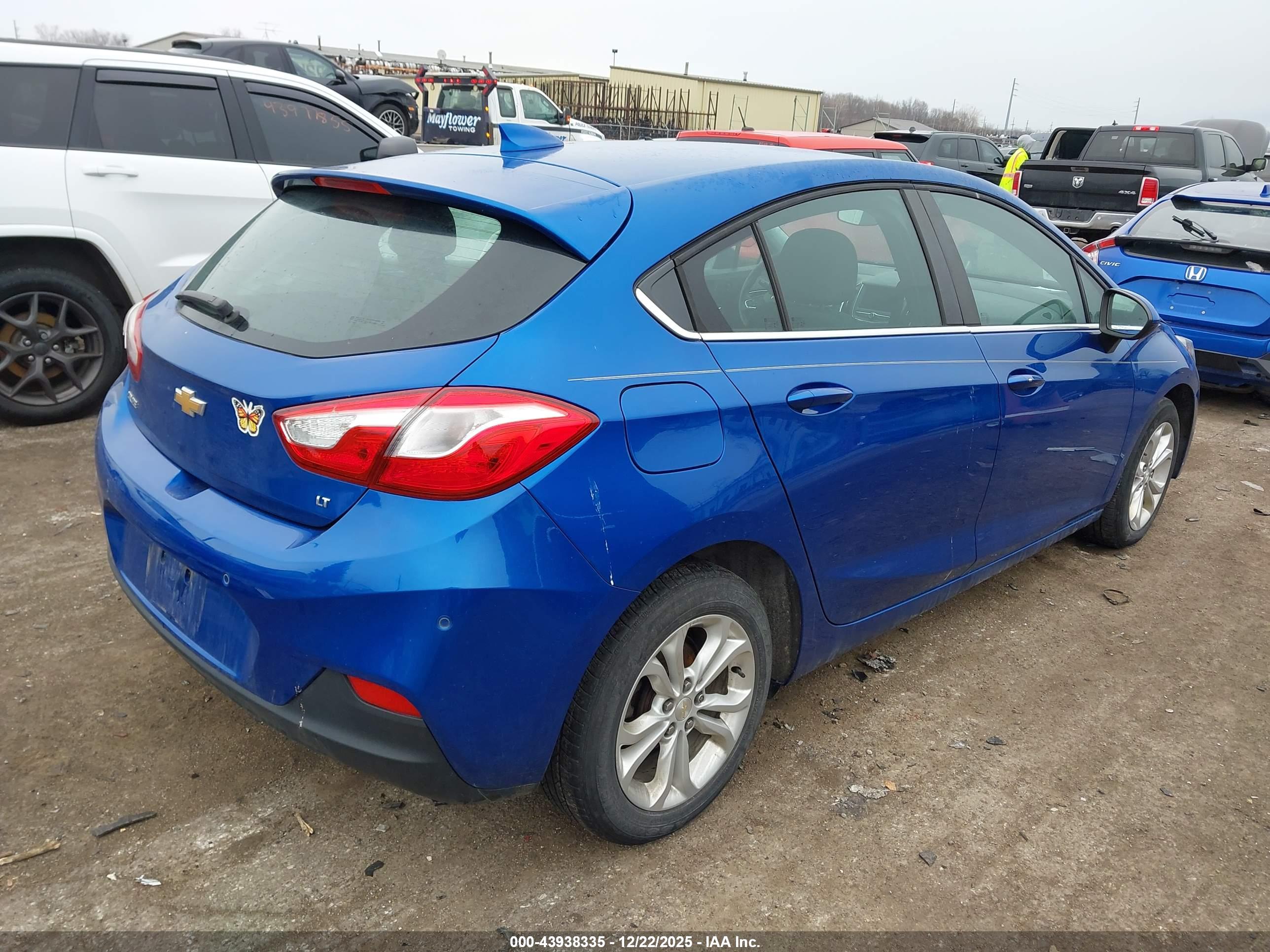 CHEVROLET CRUZE image 4