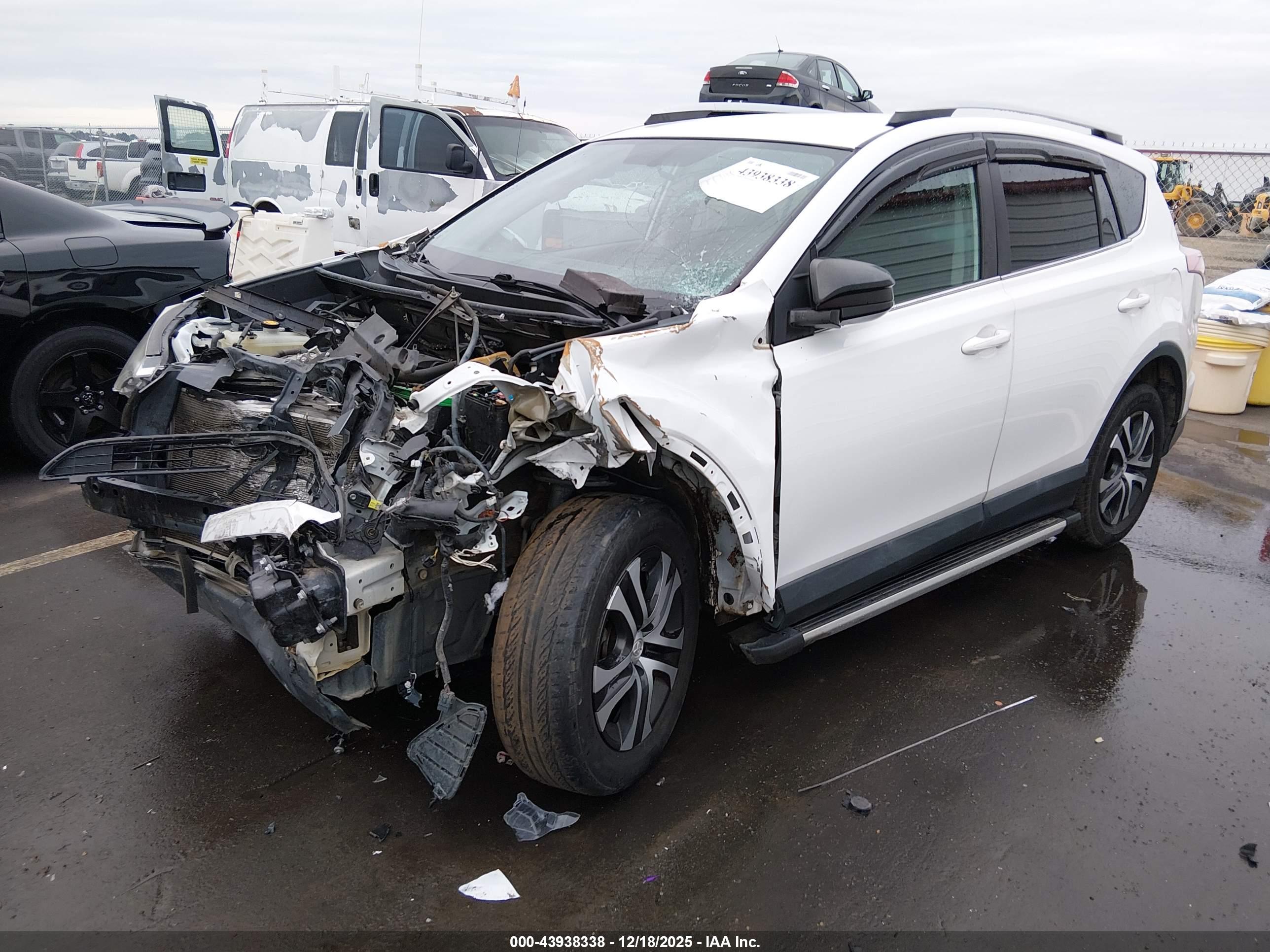 TOYOTA RAV4 image 2
