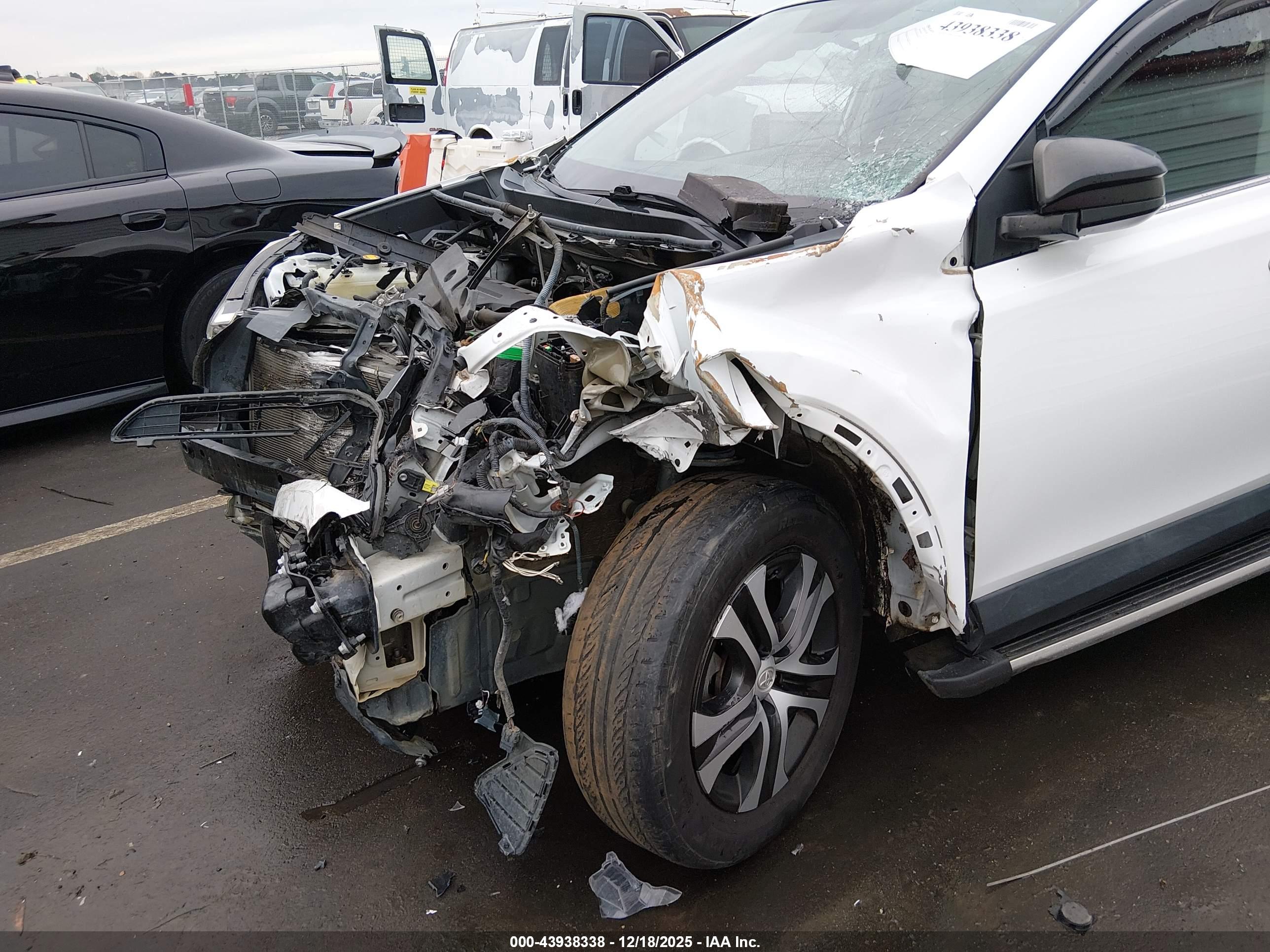 TOYOTA RAV4 image 6