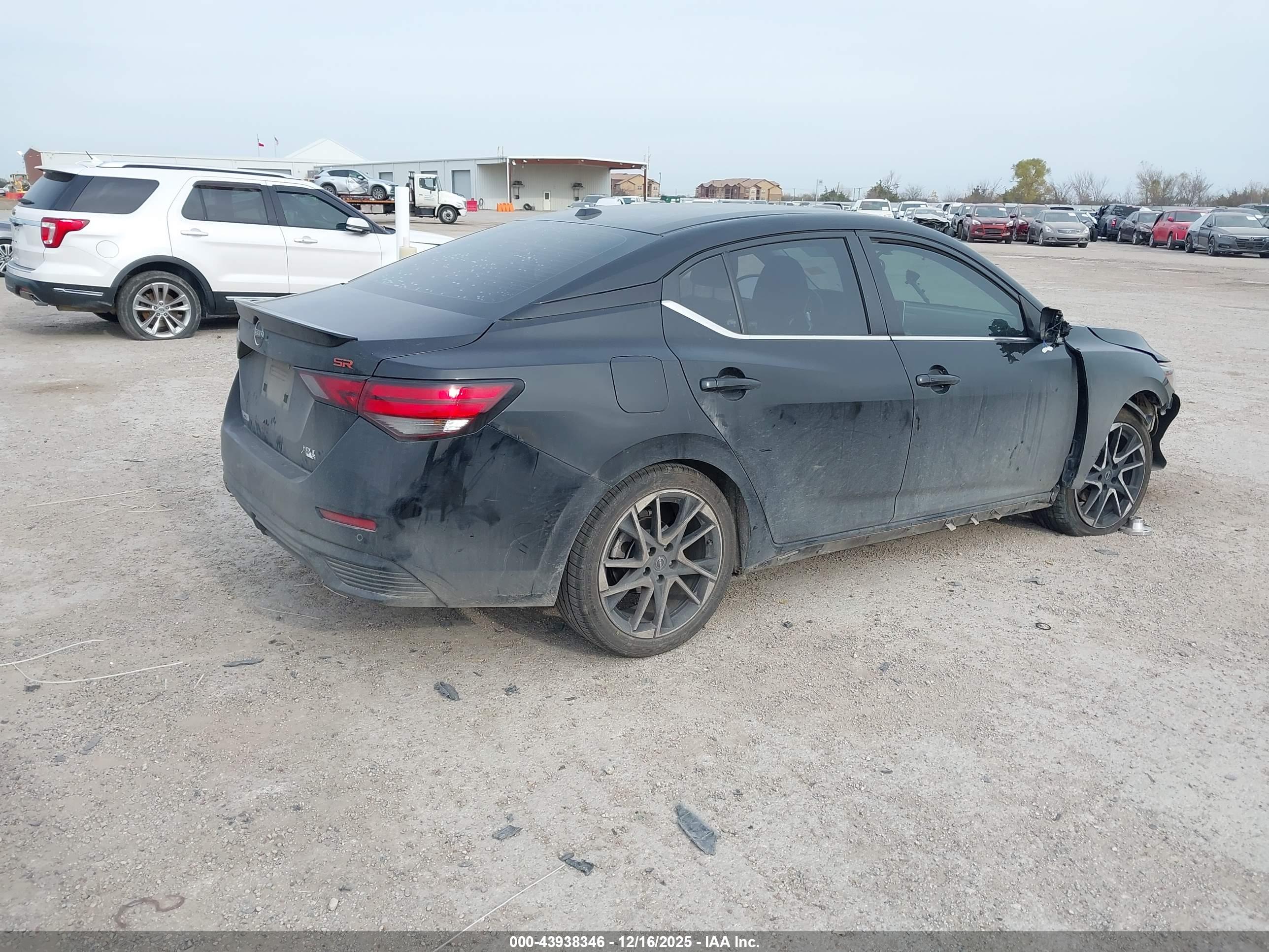 NISSAN SENTRA image 4