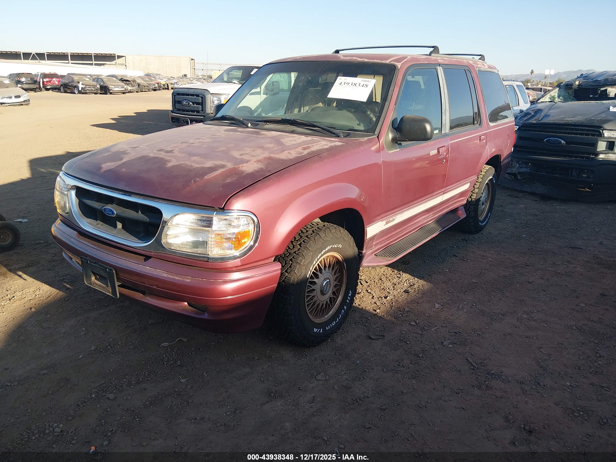 FORD EXPLORER image 2
