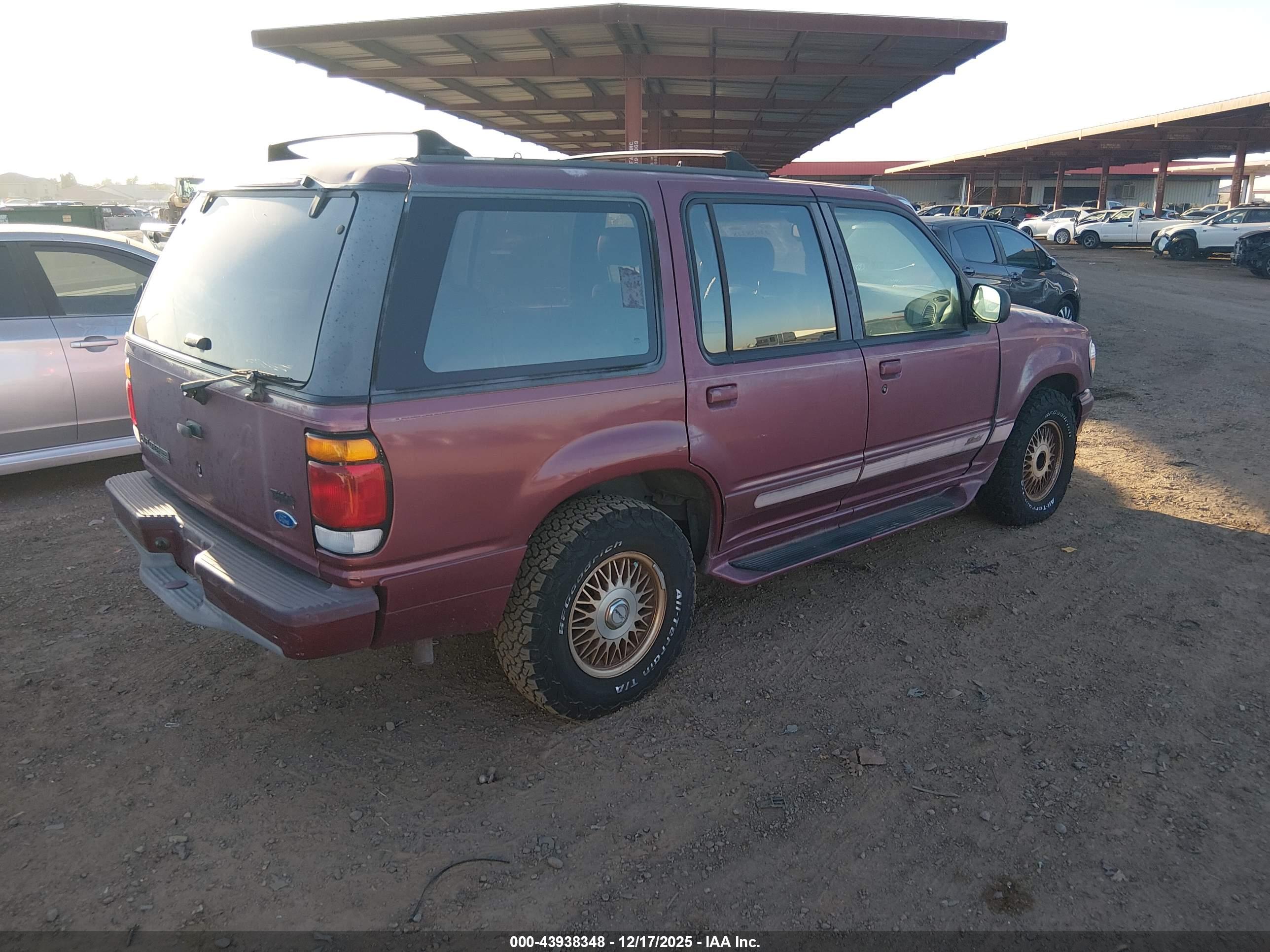 FORD EXPLORER image 4