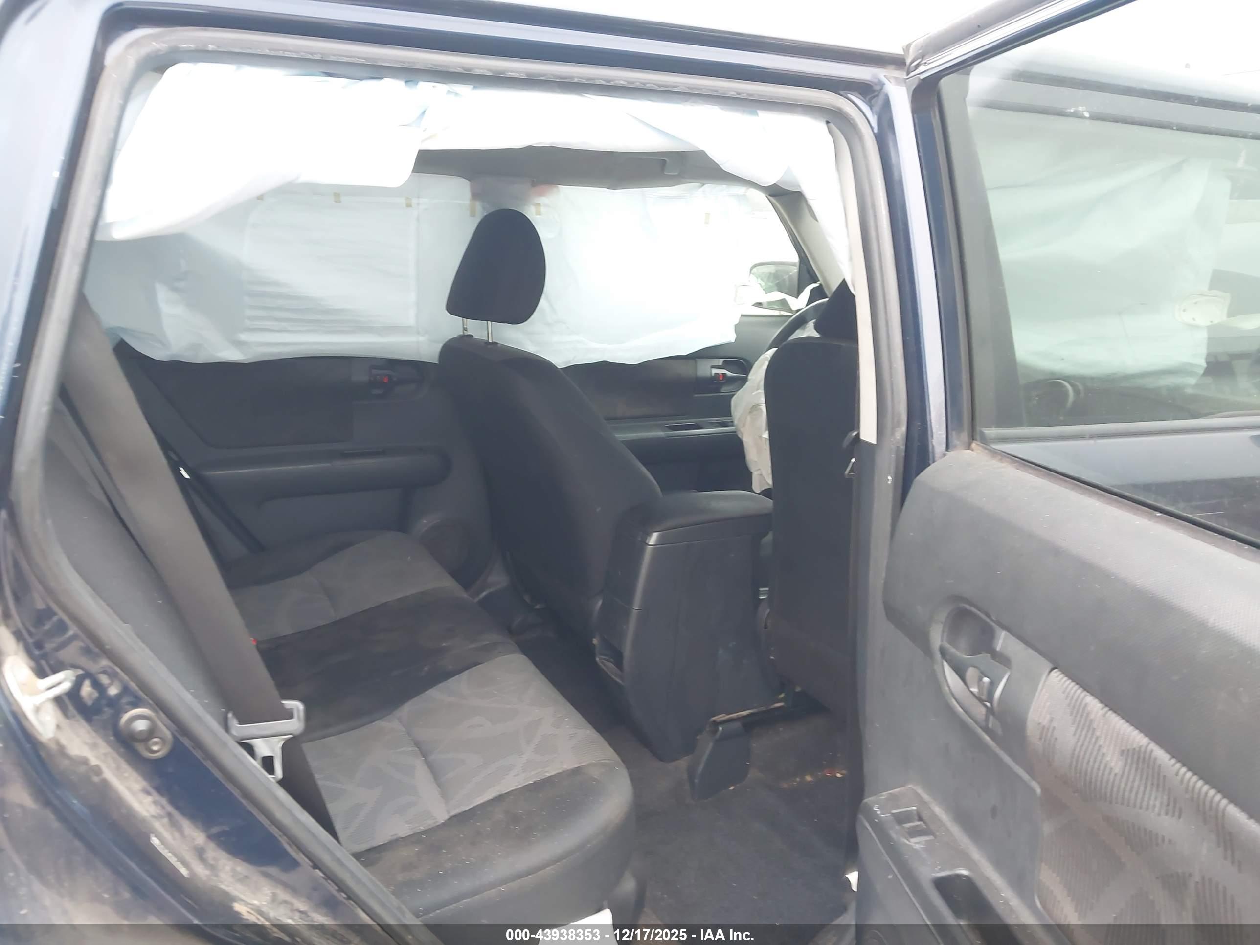 SCION XB image 8