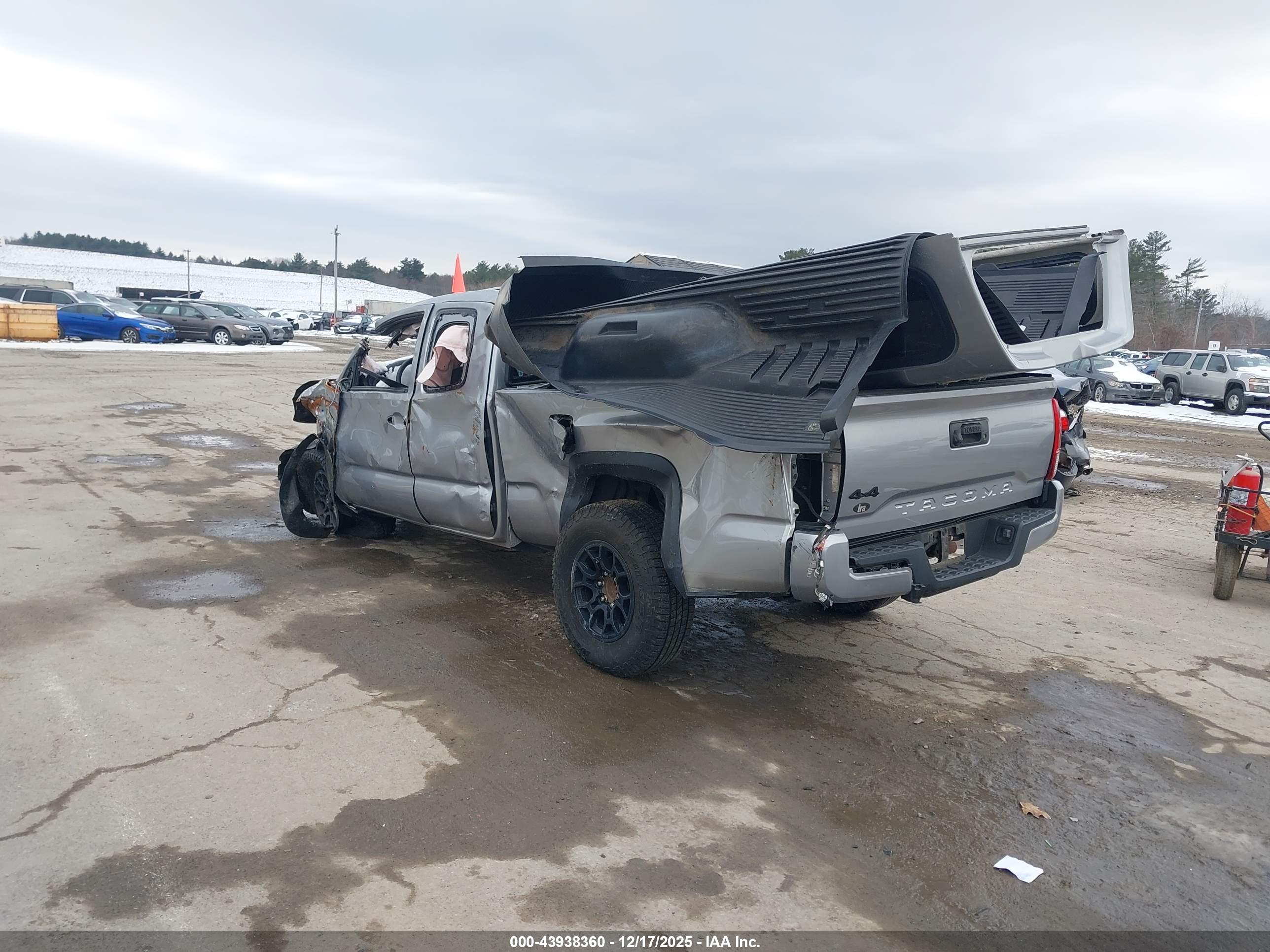 TOYOTA TACOMA image 3