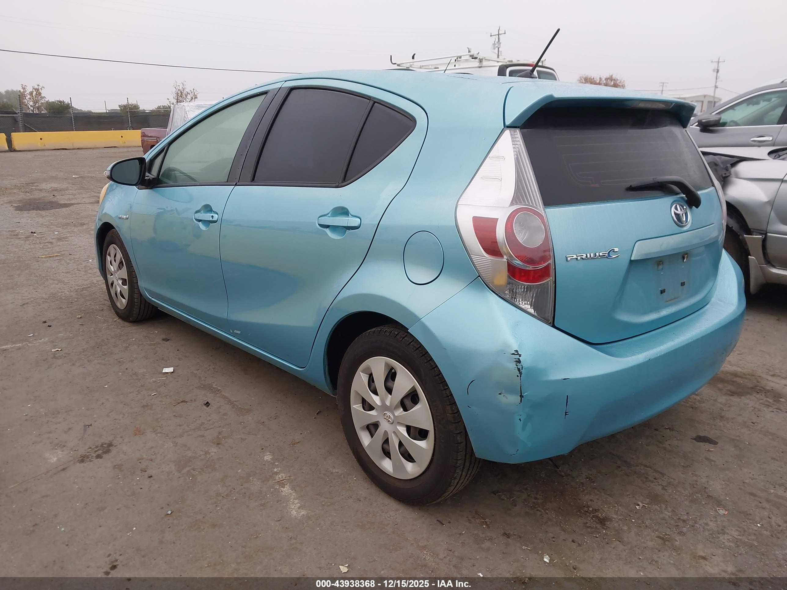 TOYOTA PRIUS image 3