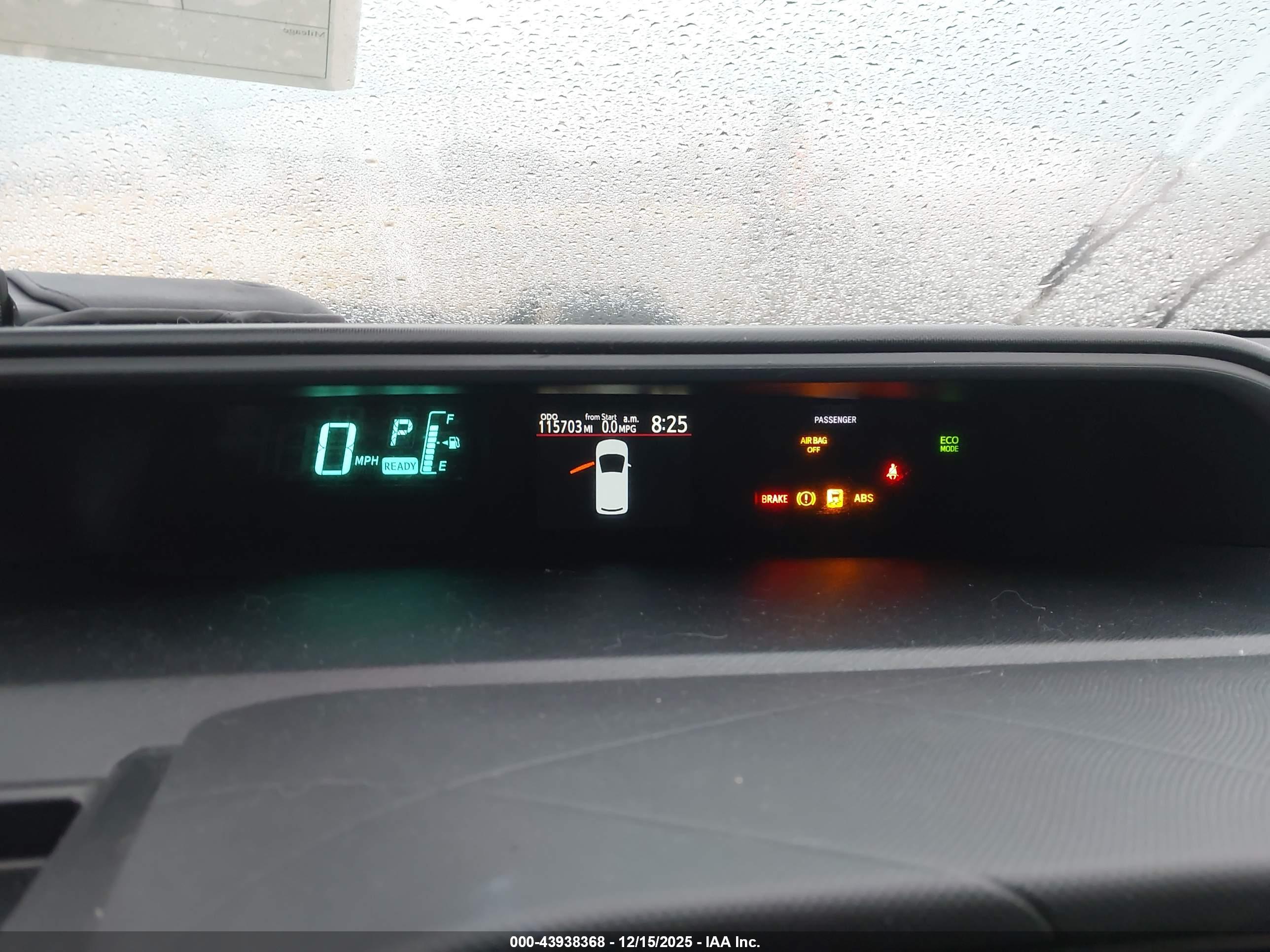 TOYOTA PRIUS image 7