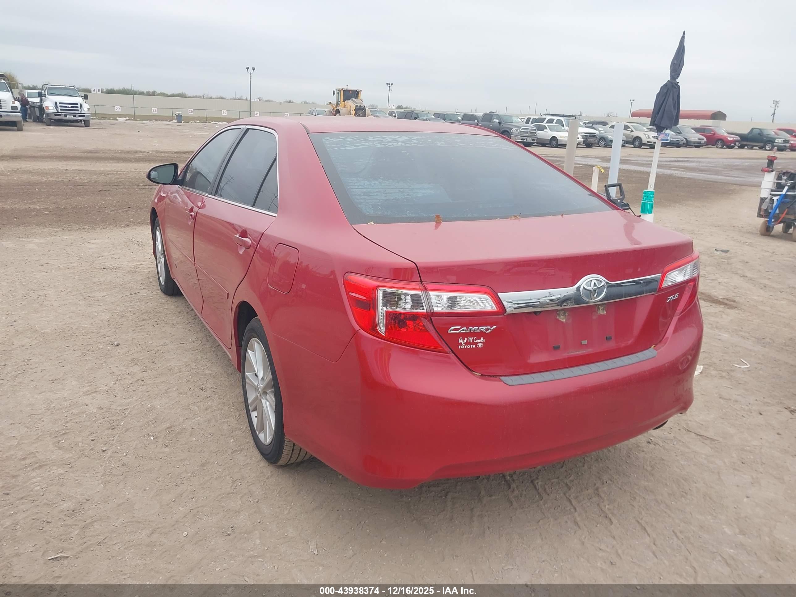 TOYOTA CAMRY image 3