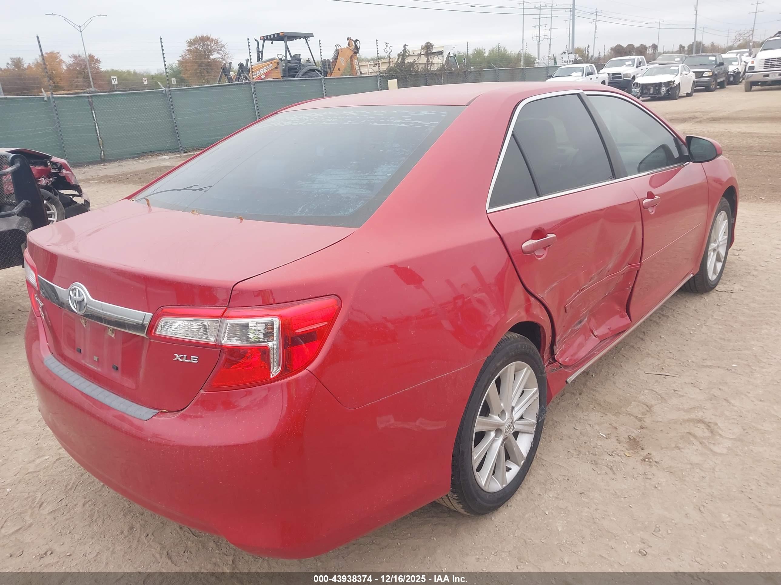 TOYOTA CAMRY image 4