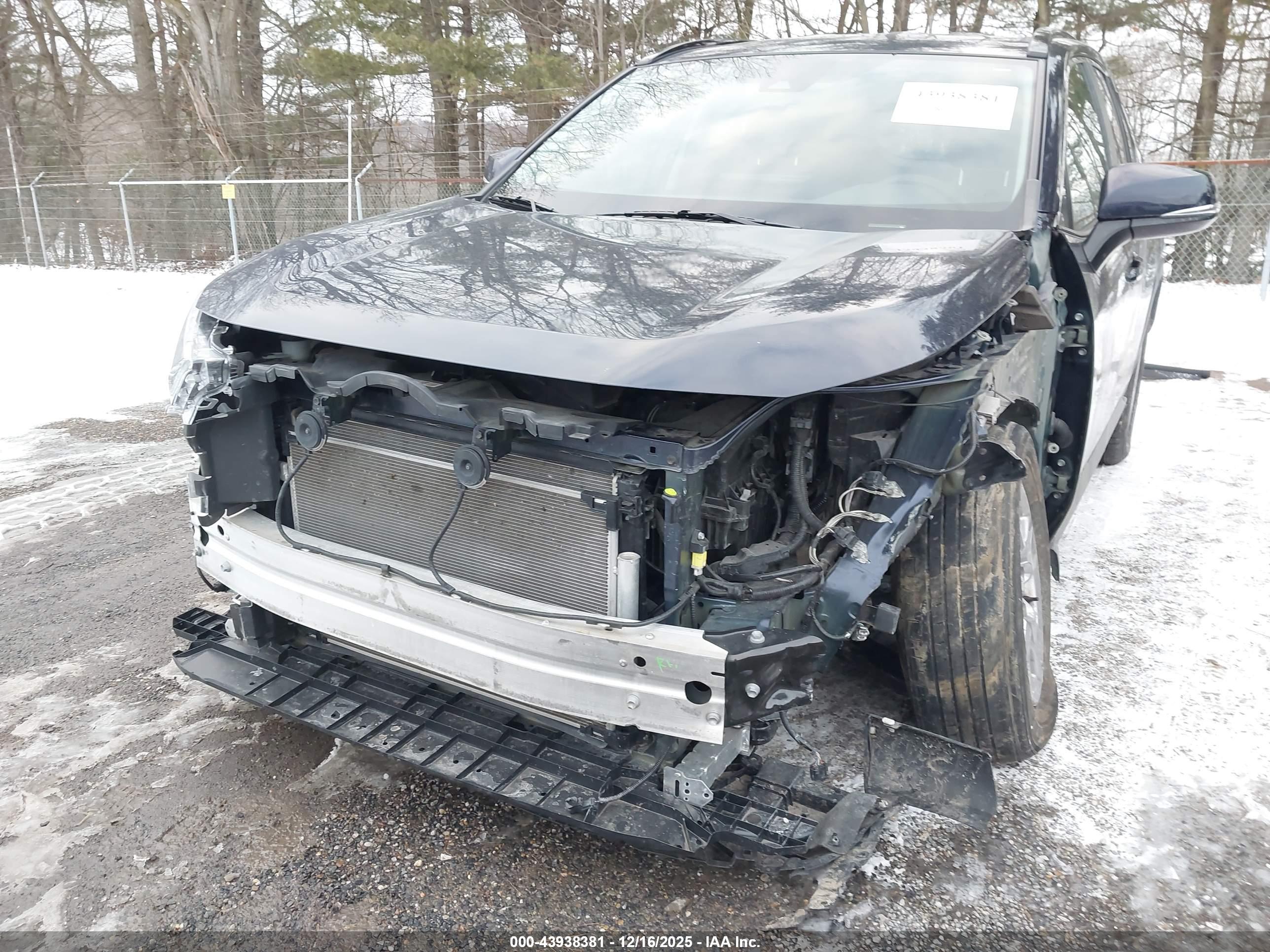 TOYOTA RAV4 image 6