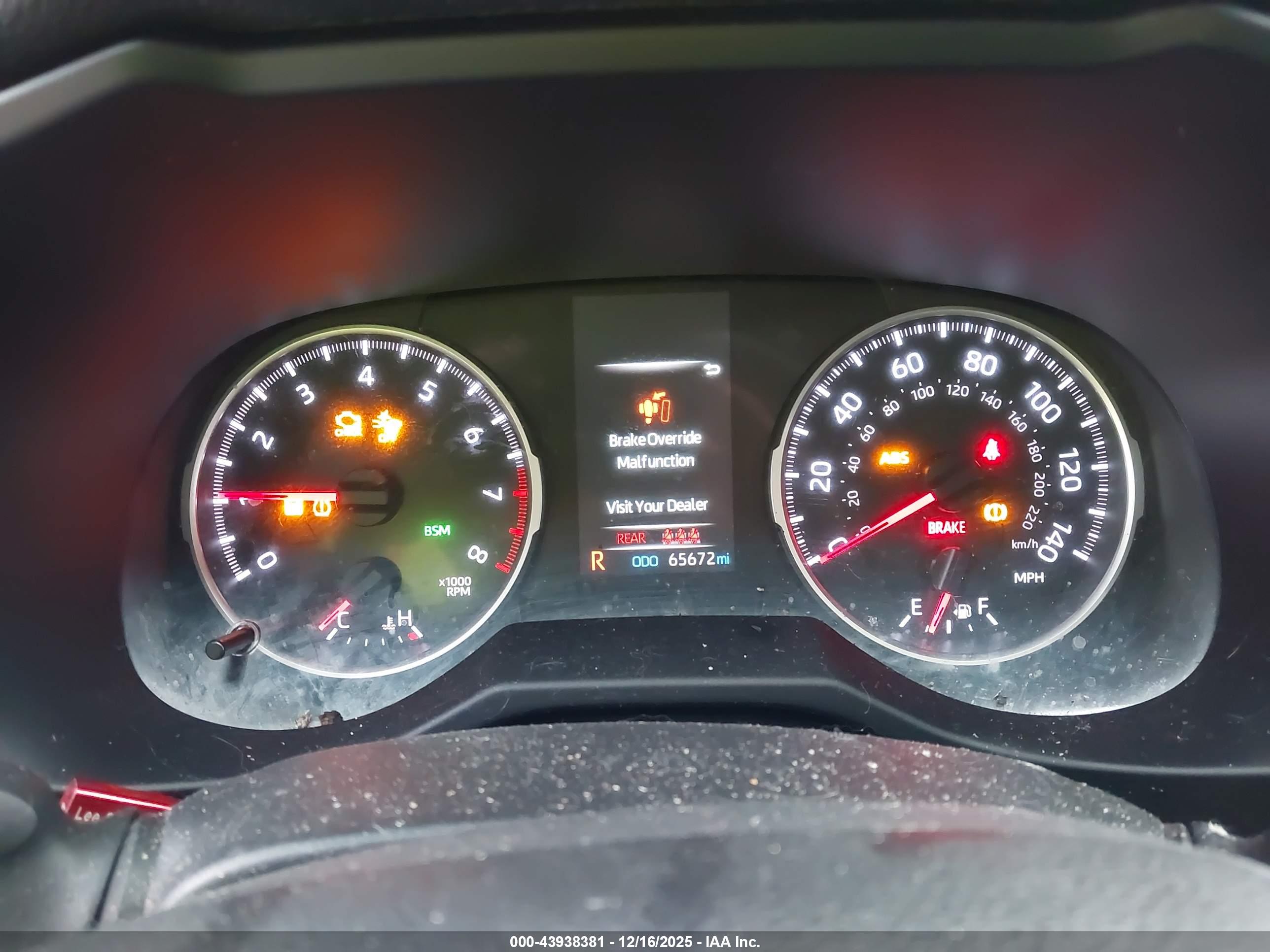 TOYOTA RAV4 image 7