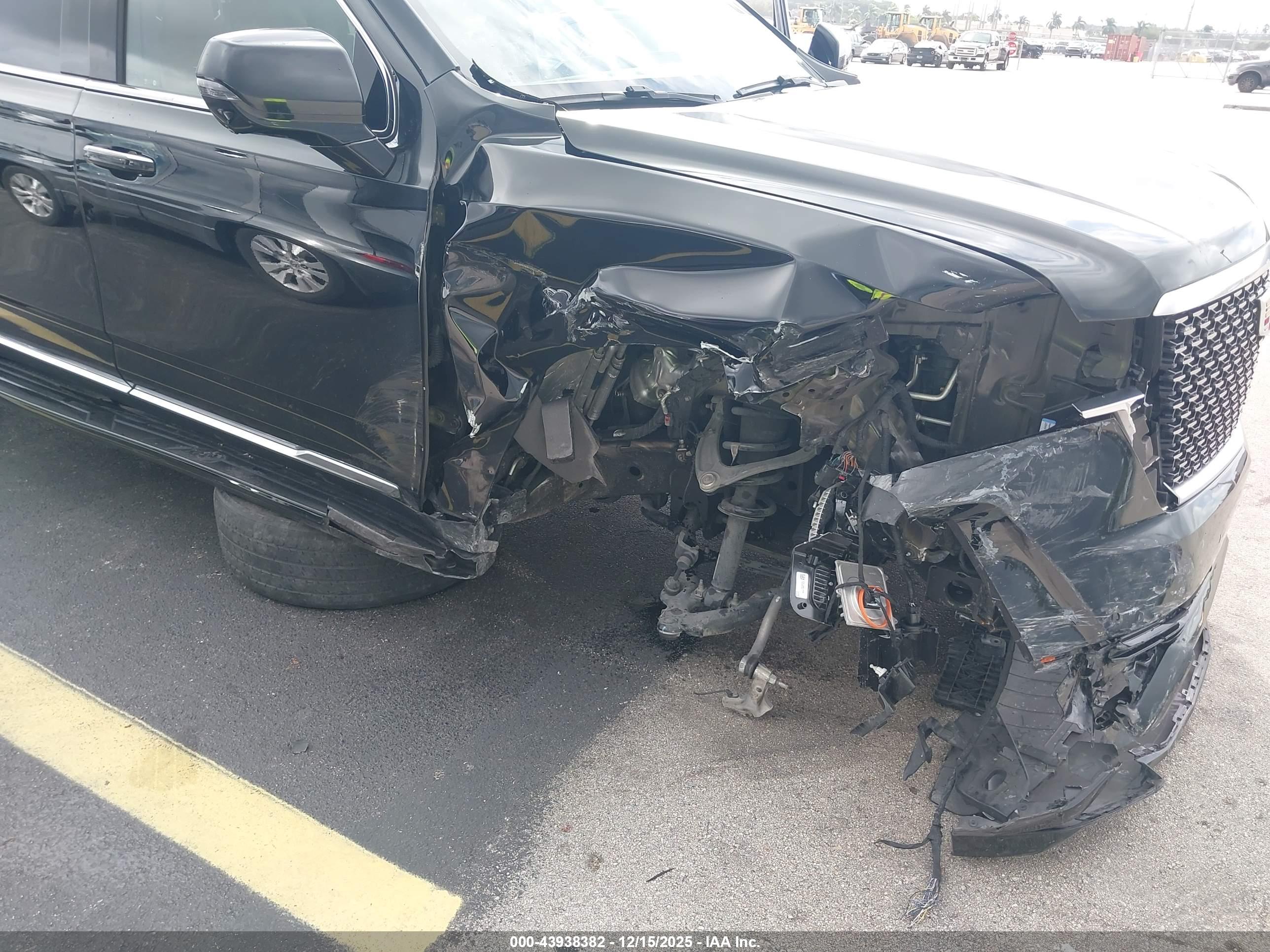 CADILLAC ESCALADE image 6