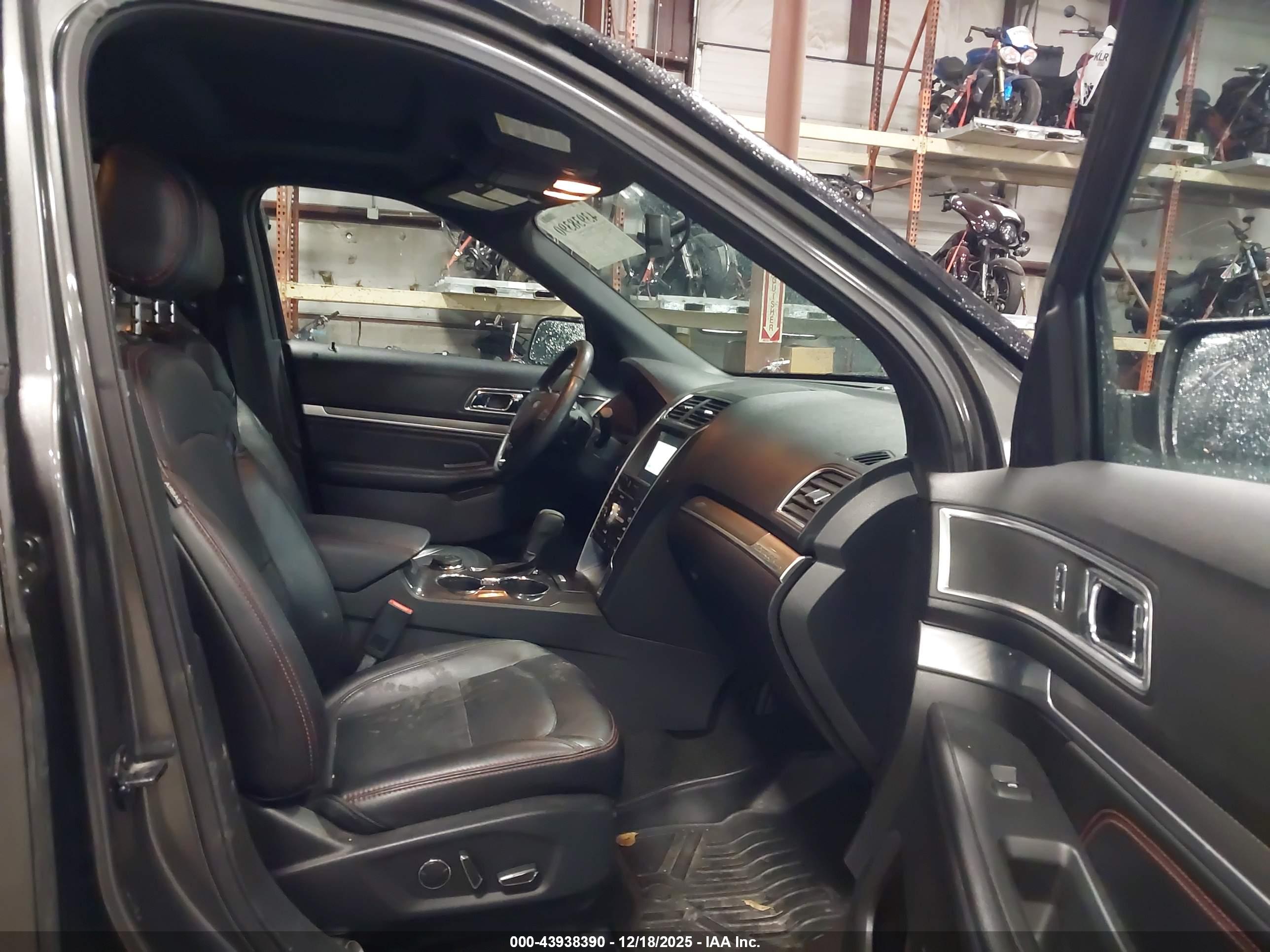 FORD EXPLORER image 5