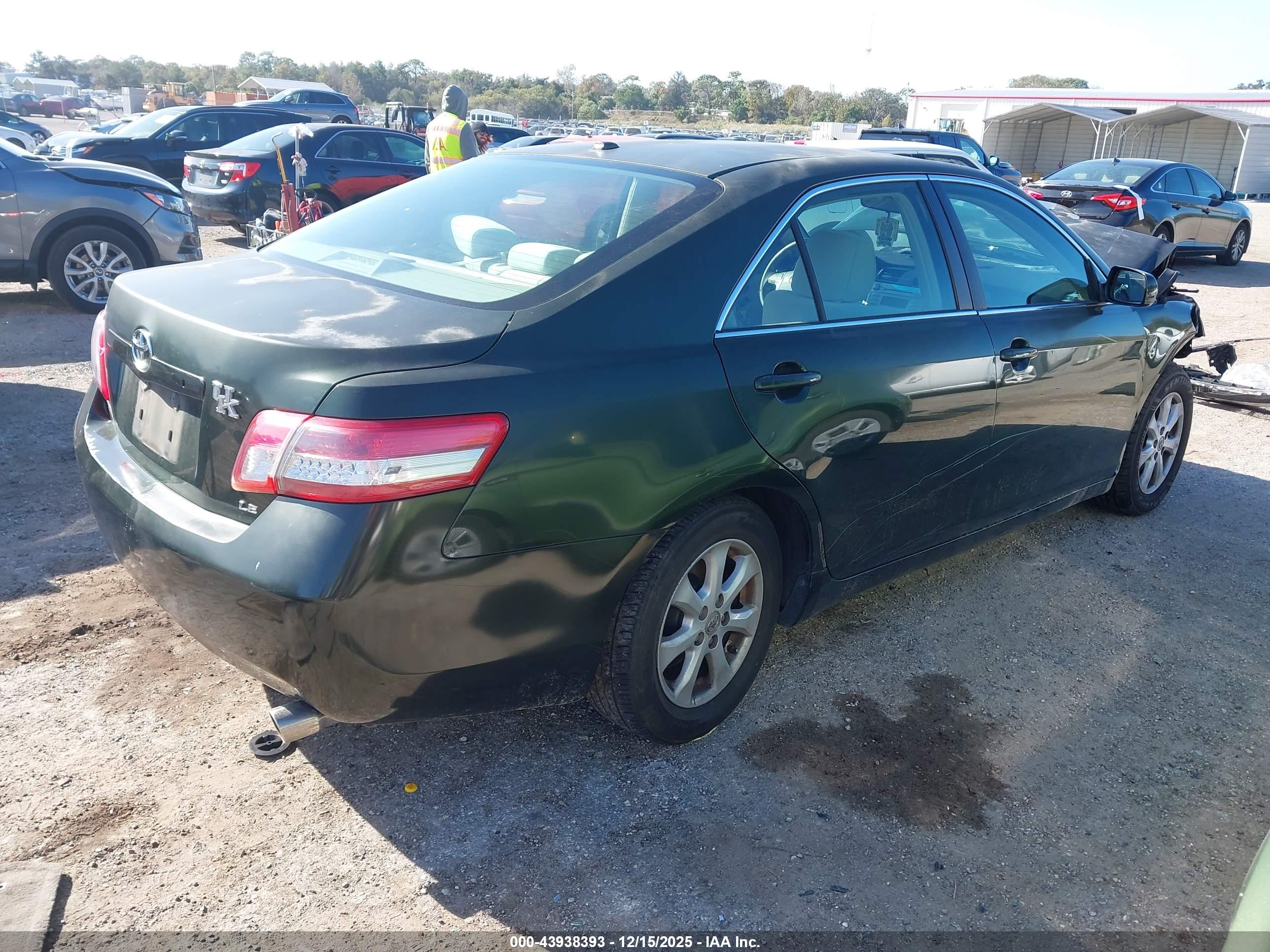 TOYOTA CAMRY image 4