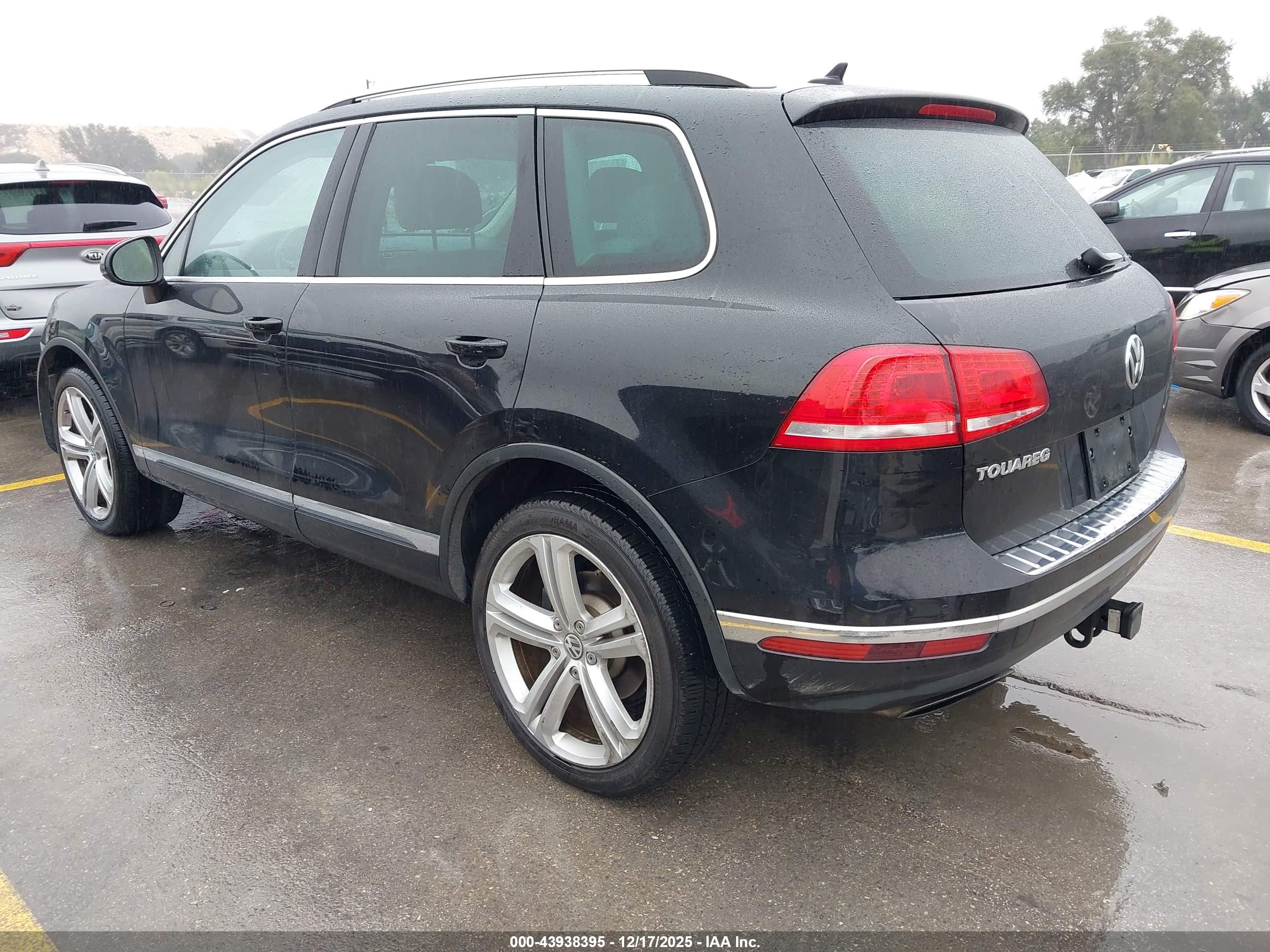 VOLKSWAGEN TOUAREG image 3
