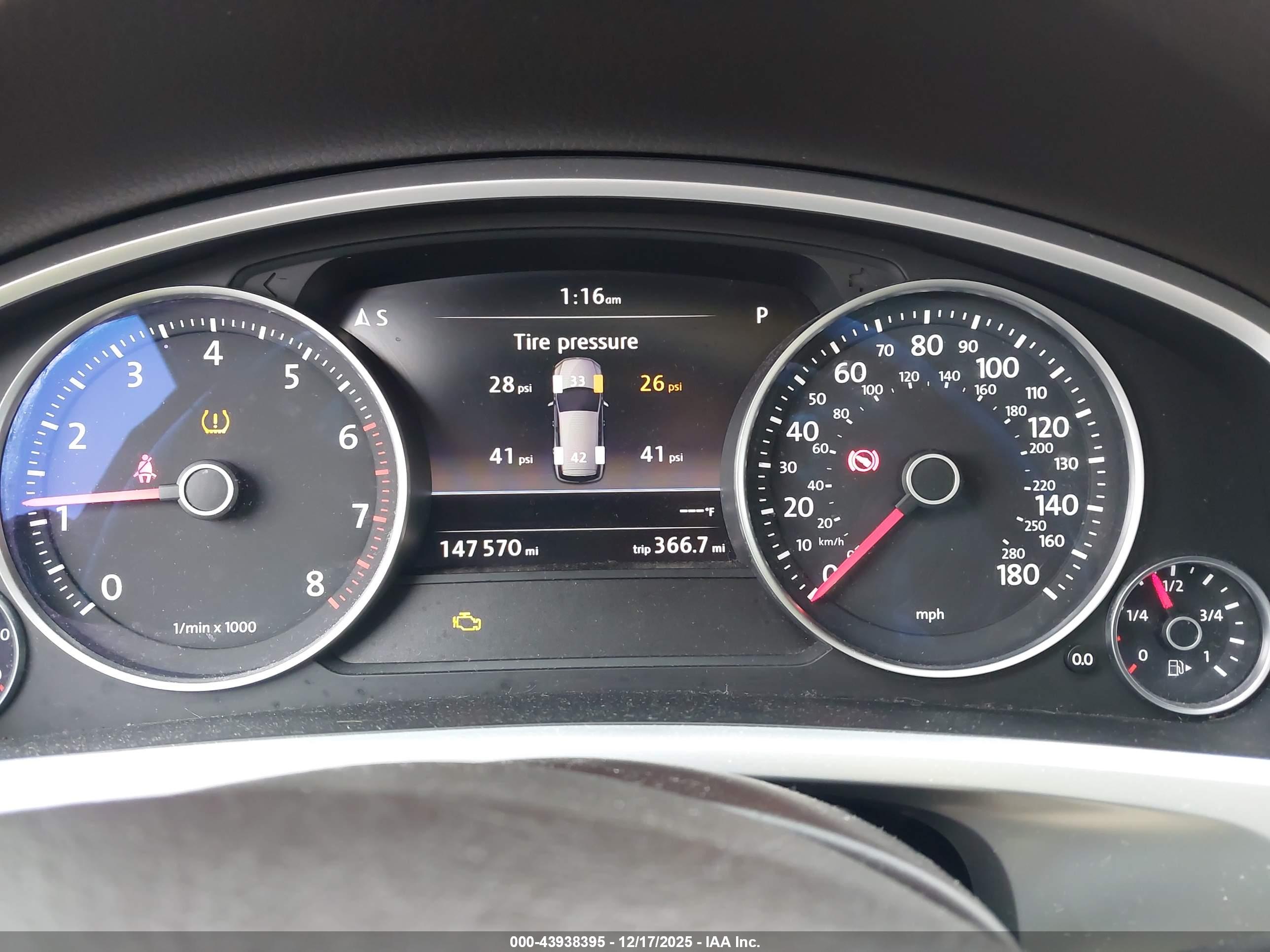 VOLKSWAGEN TOUAREG image 7