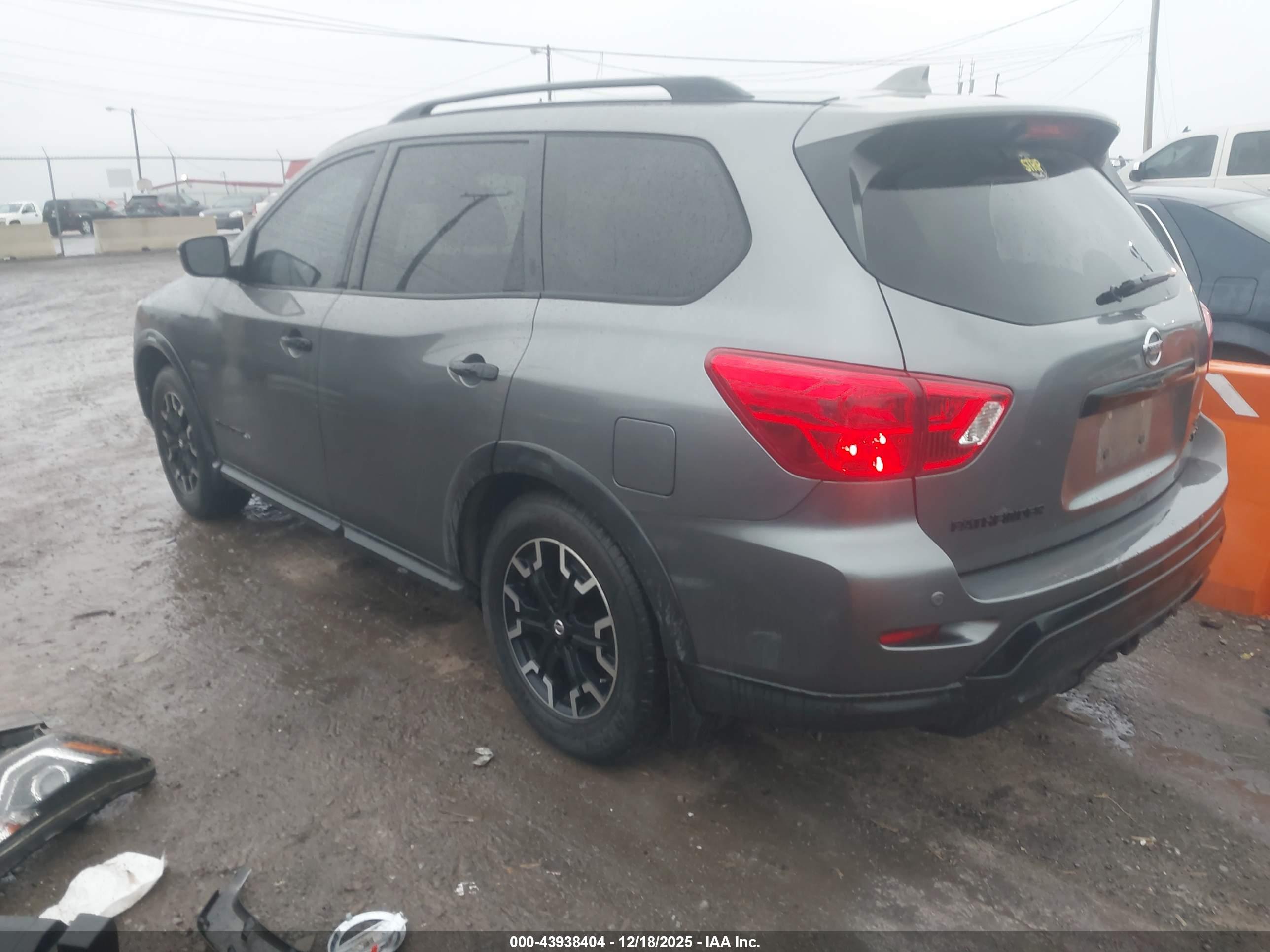 NISSAN PATHFINDER image 3