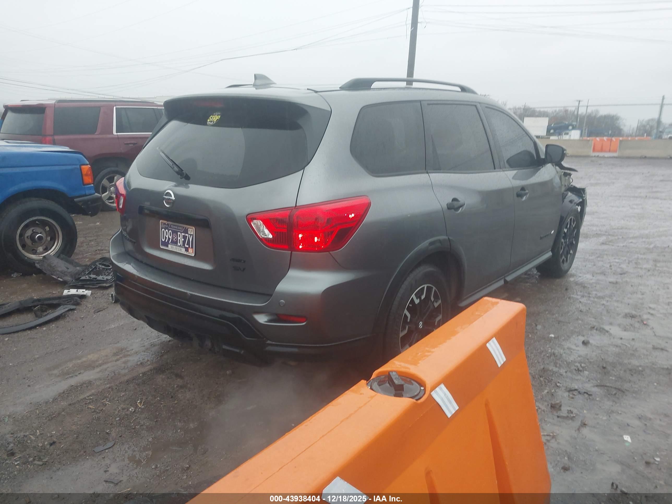 NISSAN PATHFINDER image 4