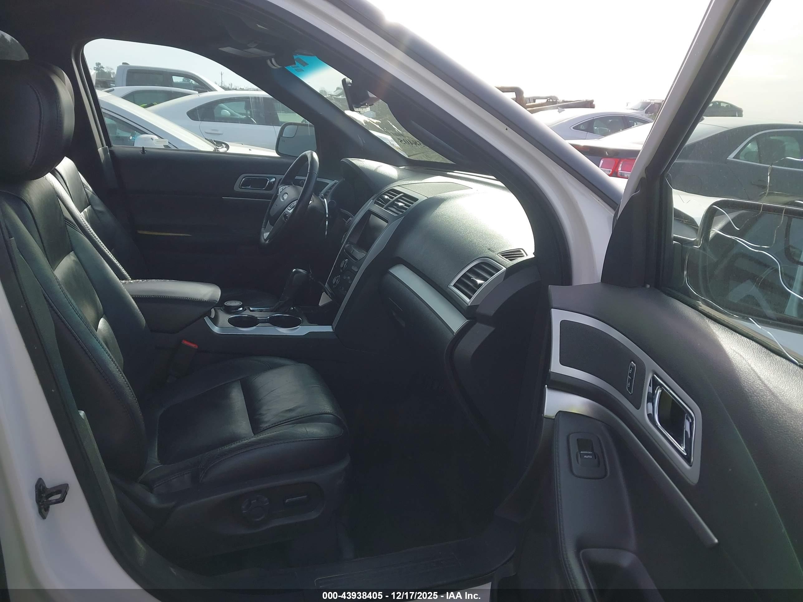 FORD EXPLORER image 5