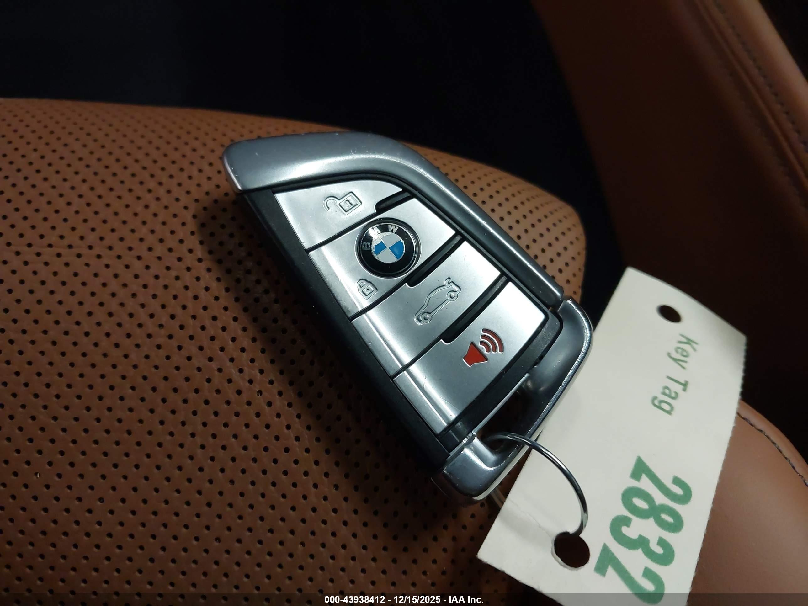 BMW 750I image 11