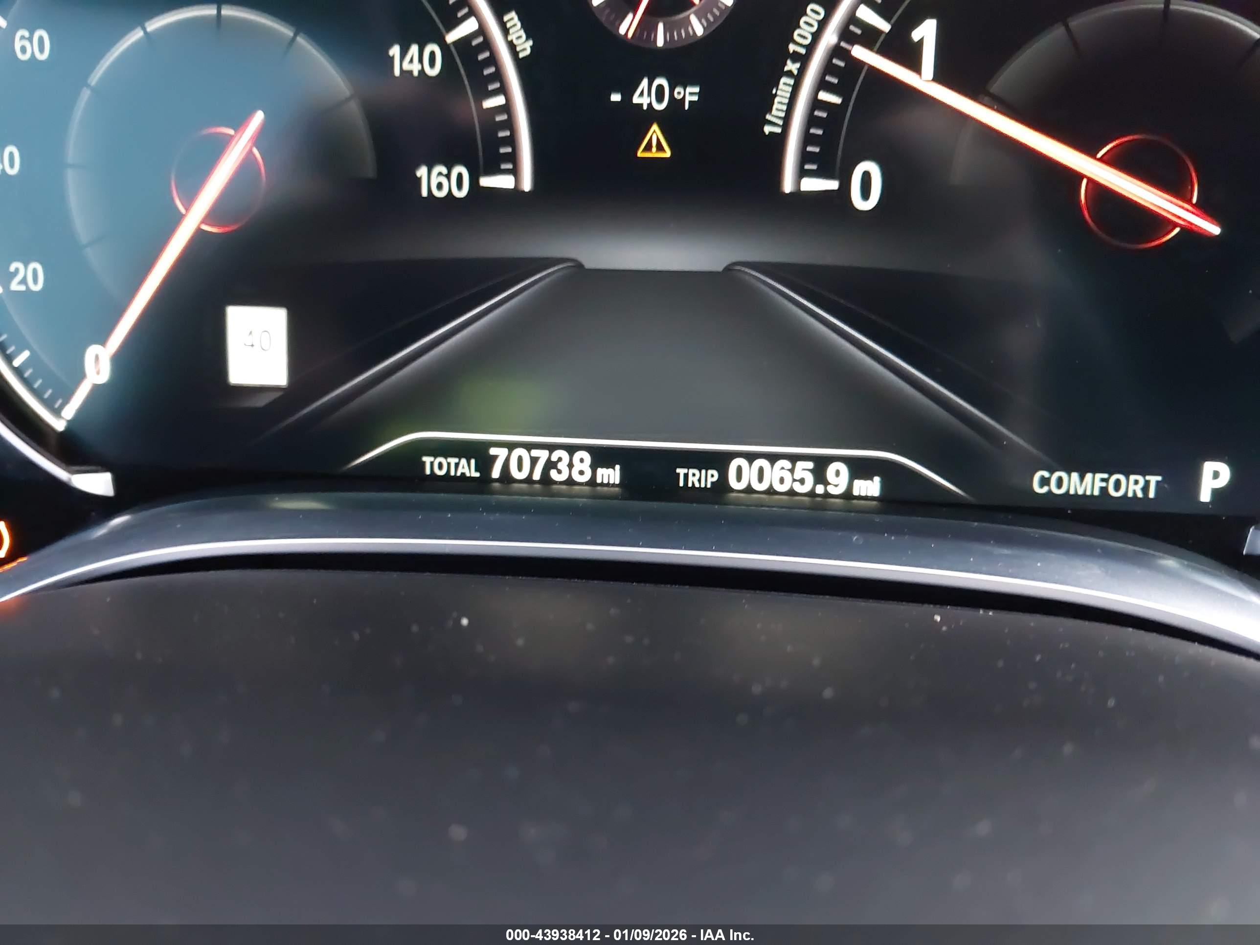 BMW 750I image 7