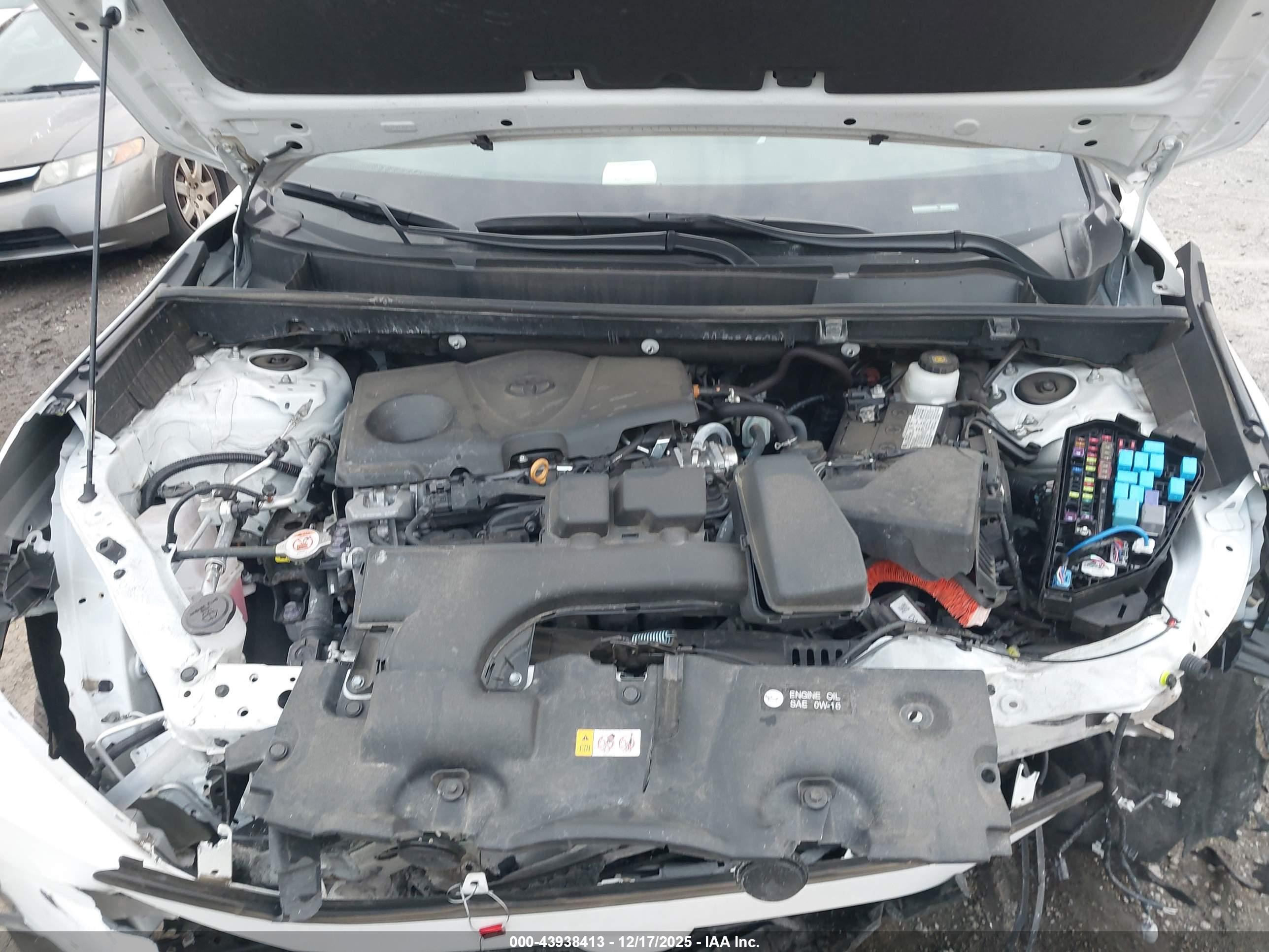 TOYOTA RAV4 image 10