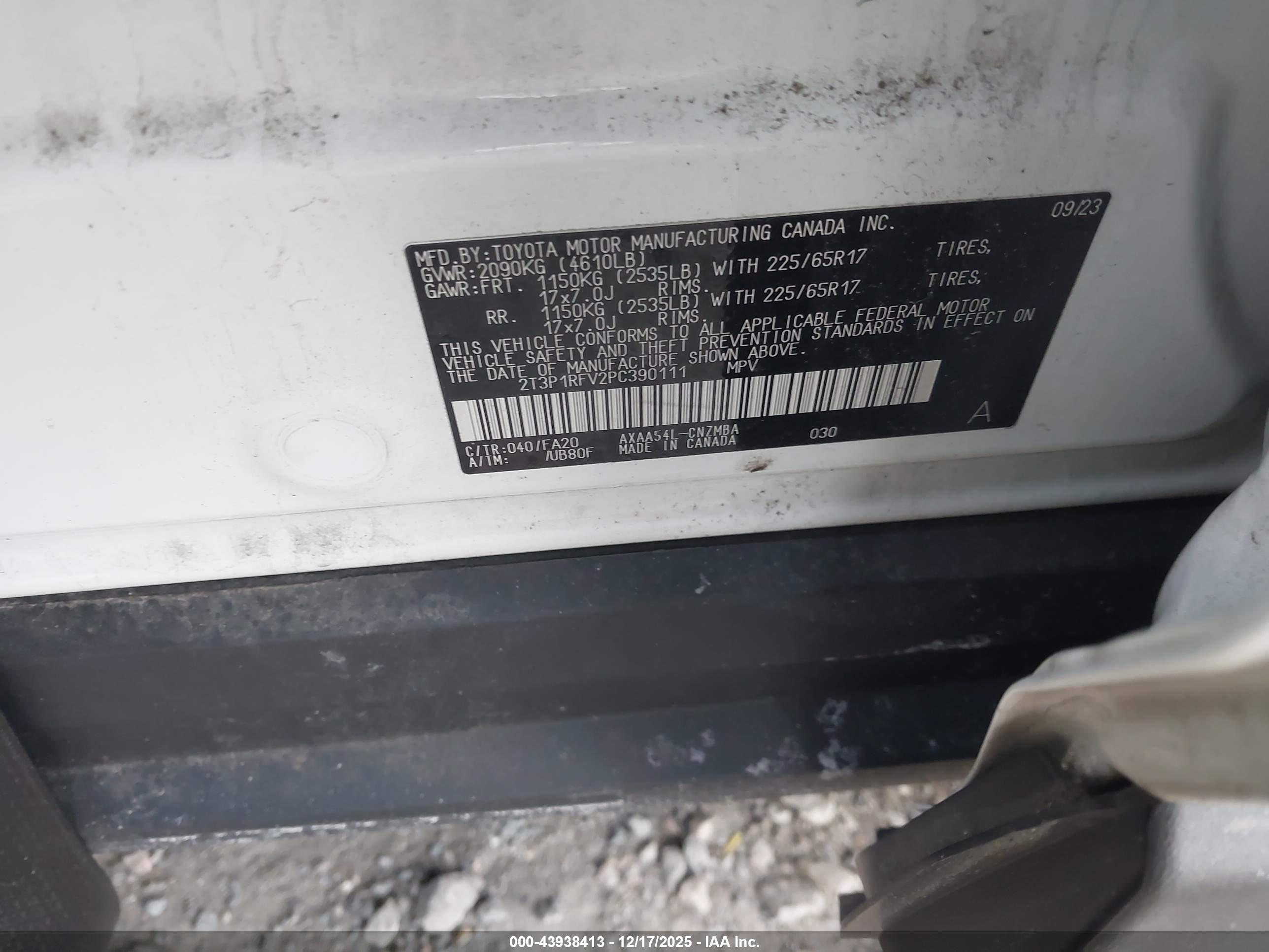 TOYOTA RAV4 image 9
