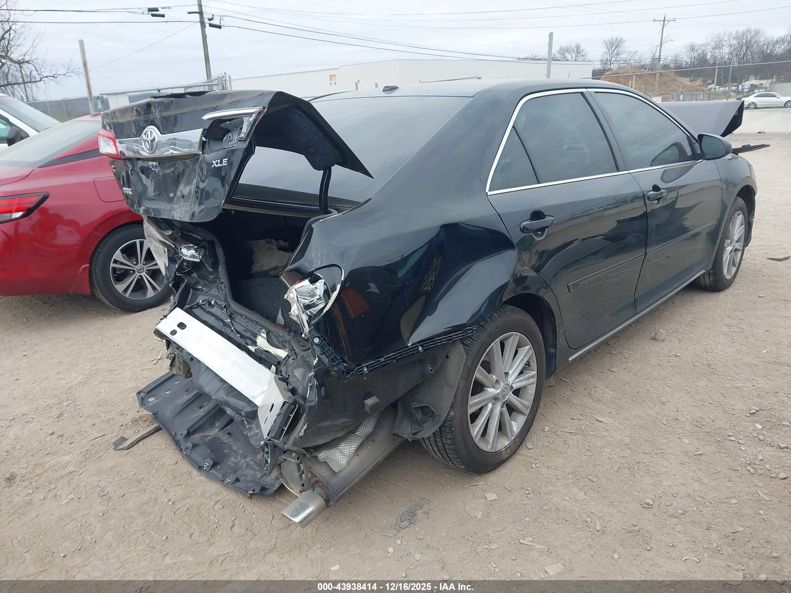 TOYOTA CAMRY image 4