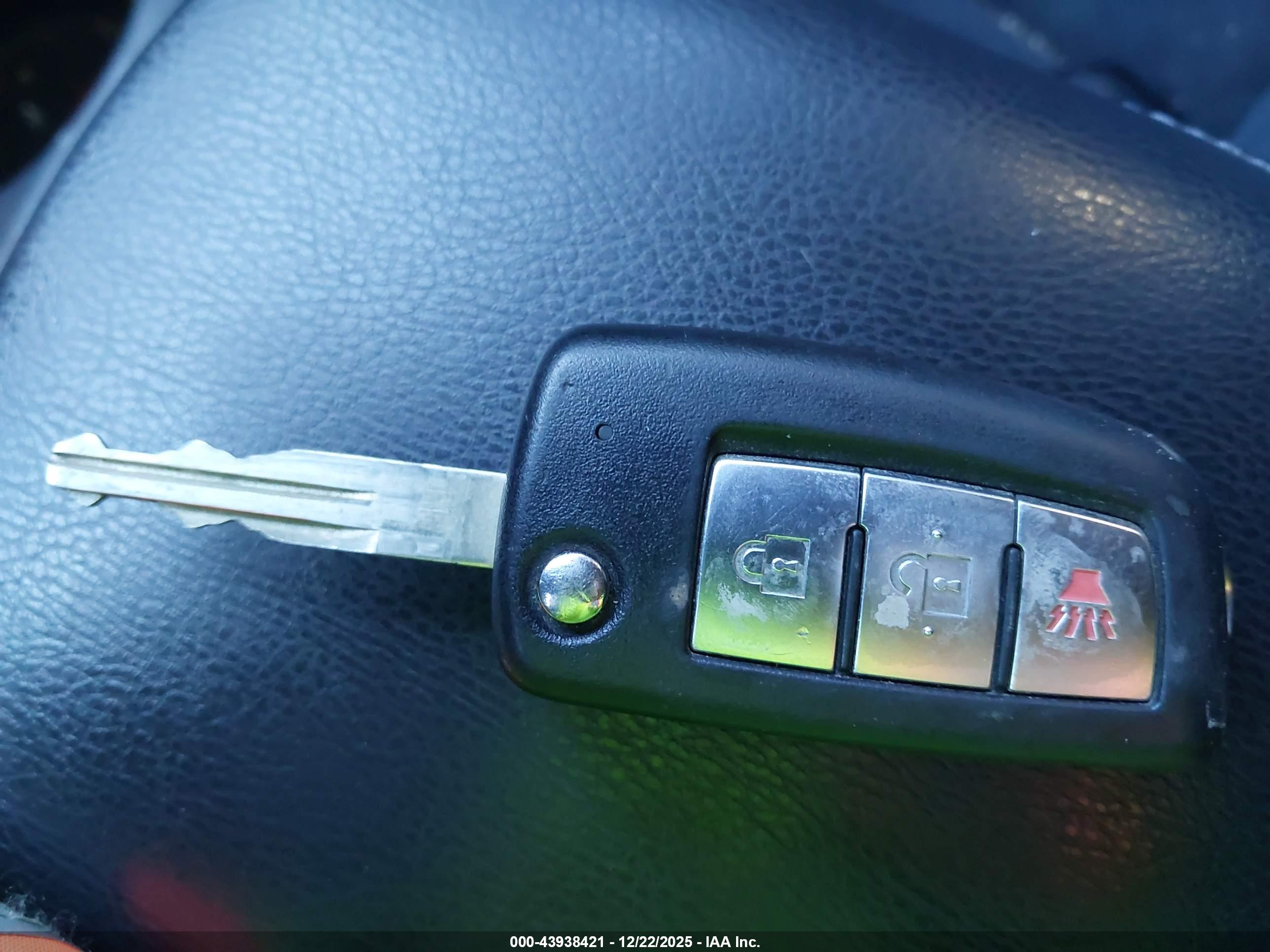 NISSAN ROGUE image 11
