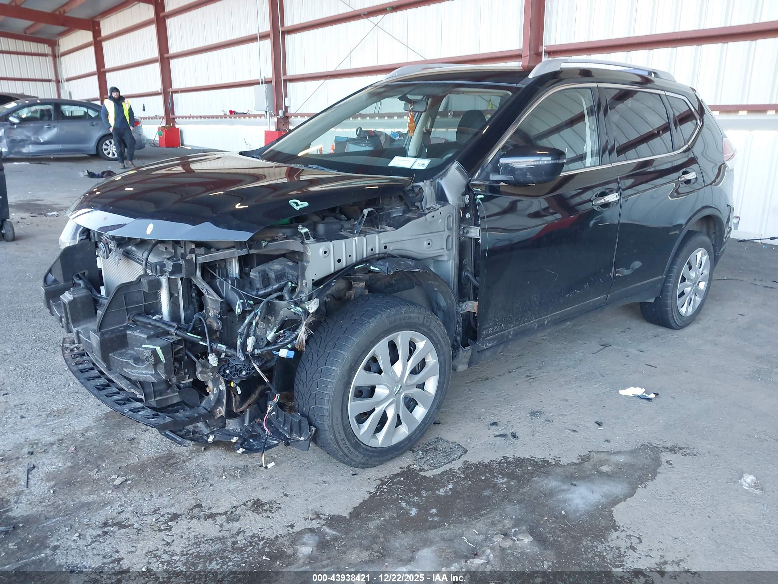 NISSAN ROGUE image 2