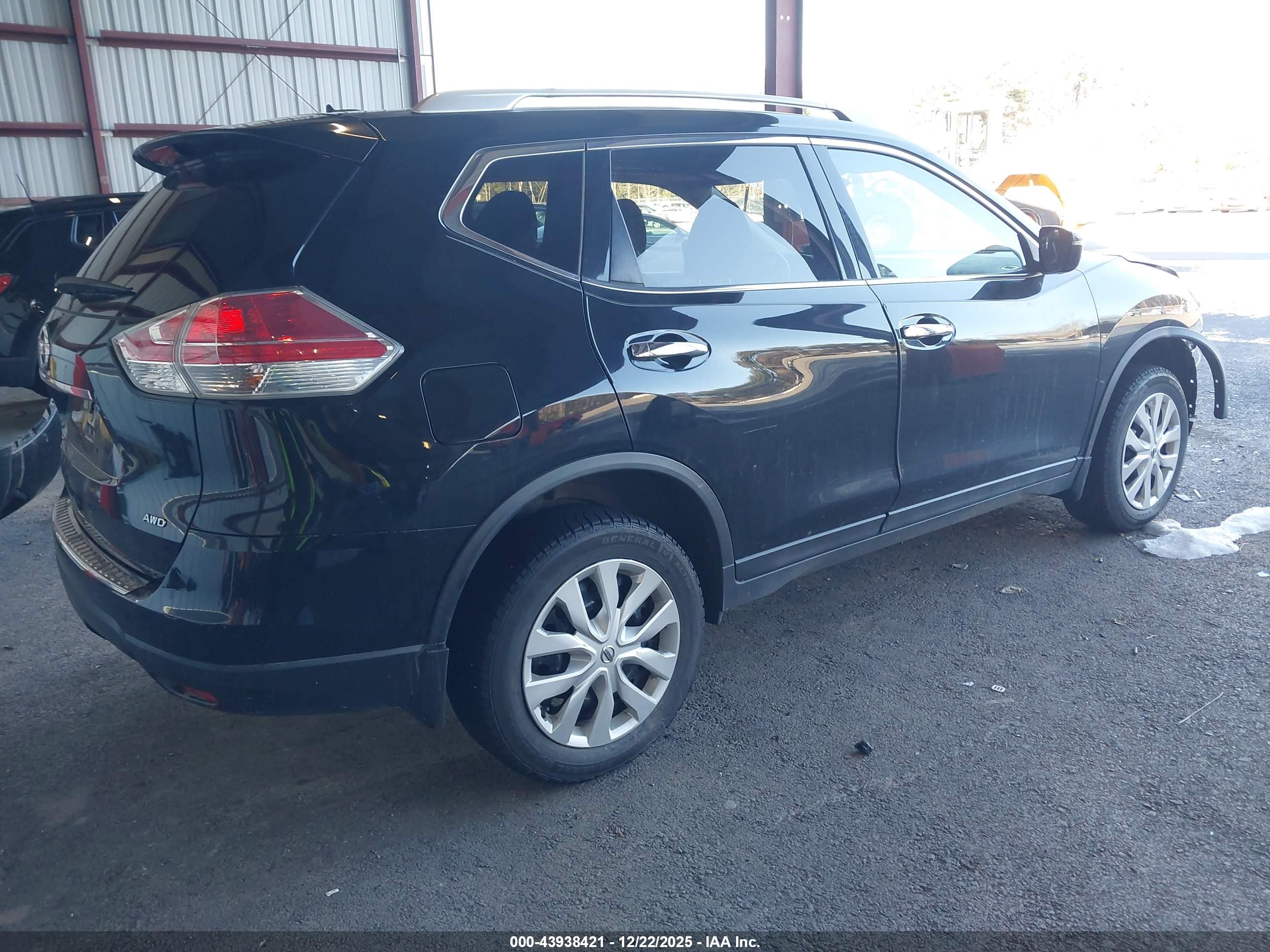 NISSAN ROGUE image 4