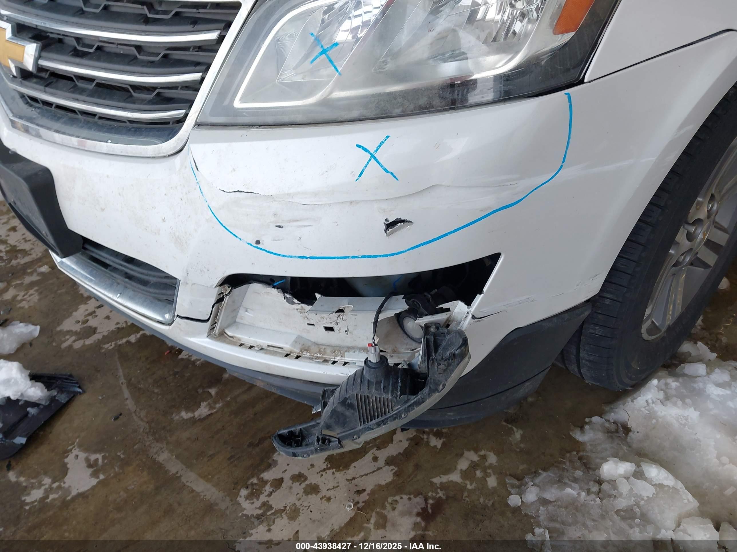 CHEVROLET TRAVERSE image 6