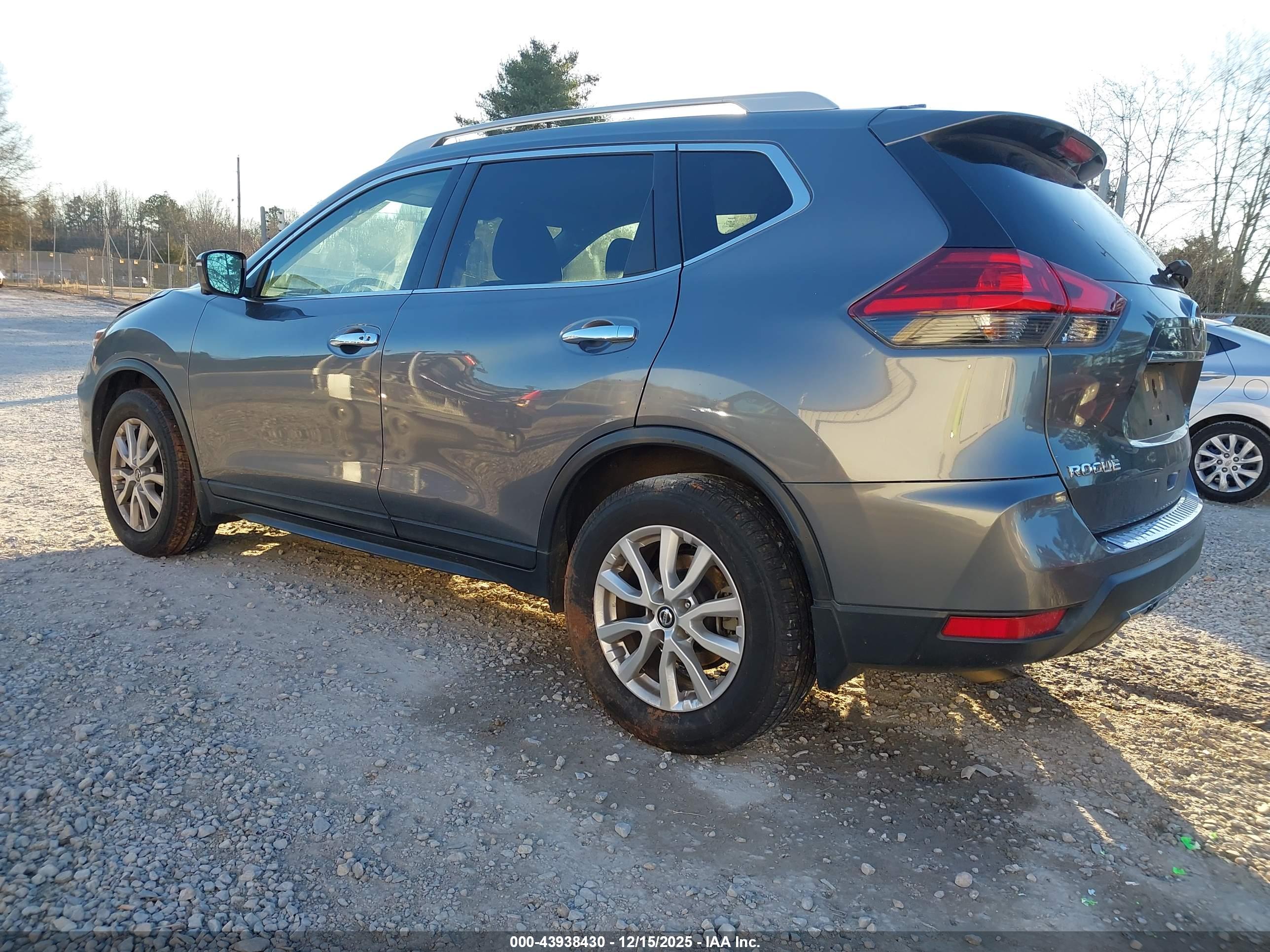 NISSAN ROGUE image 3