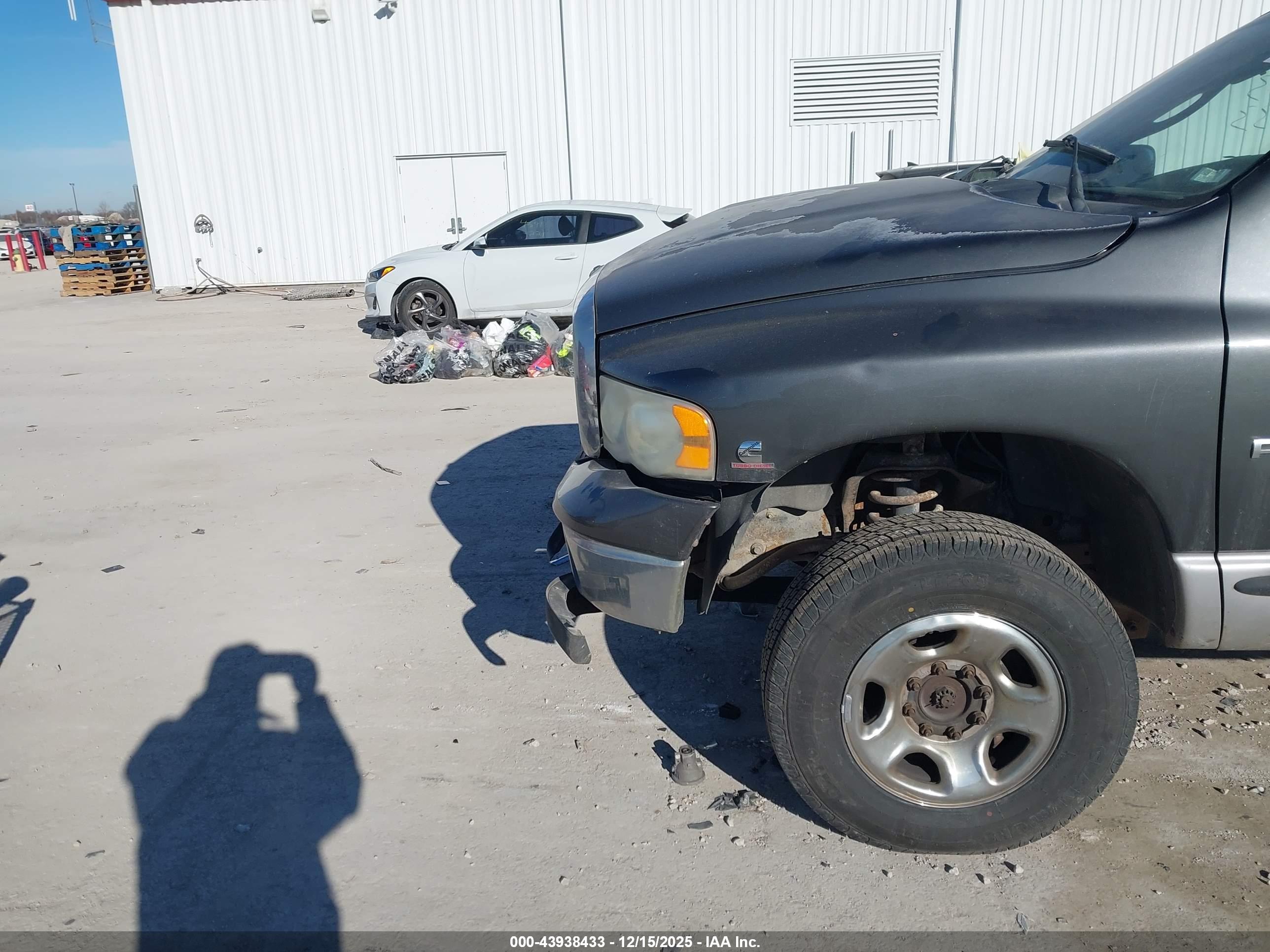 DODGE RAM image 6