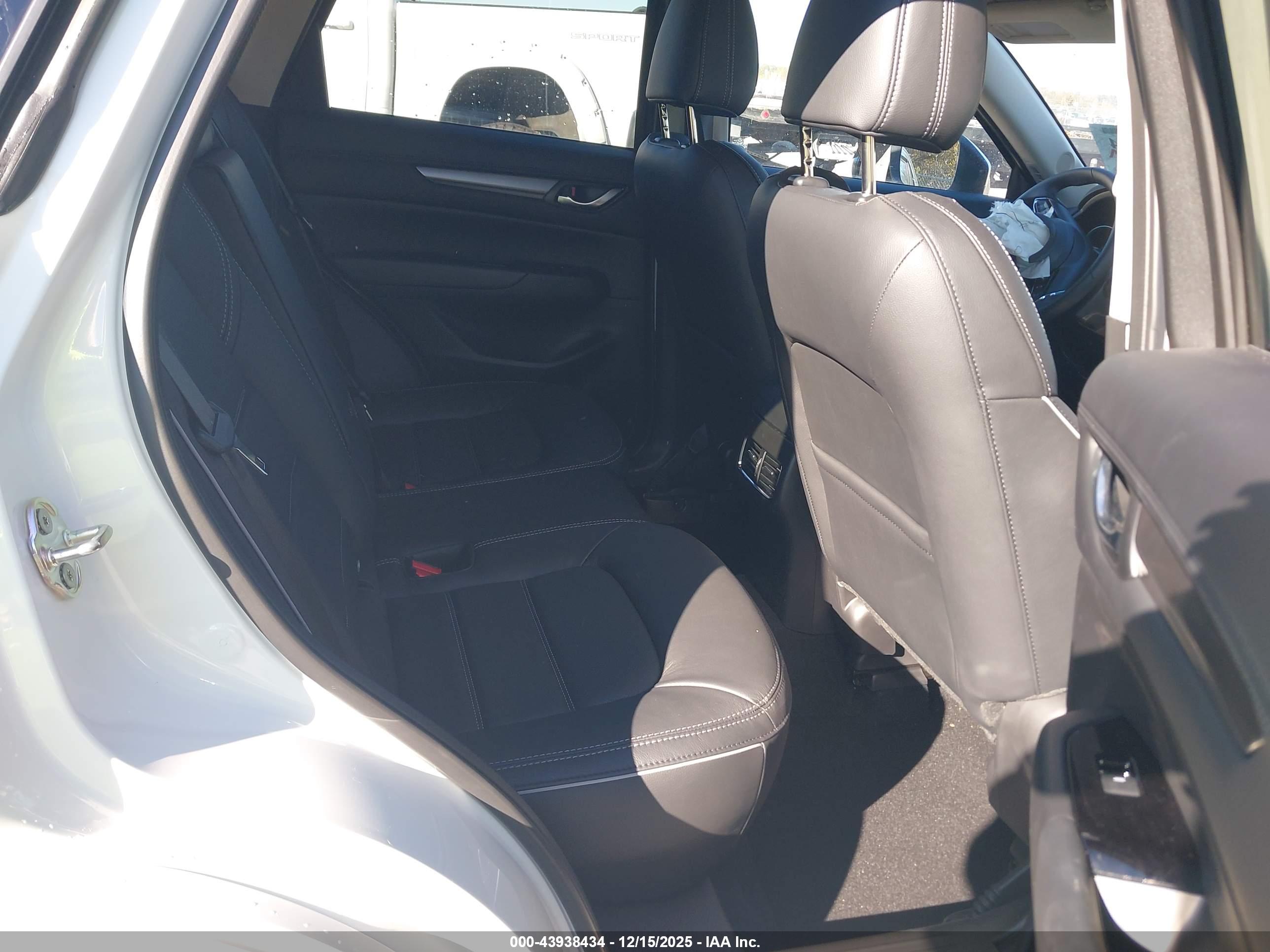 MAZDA CX-5 image 8