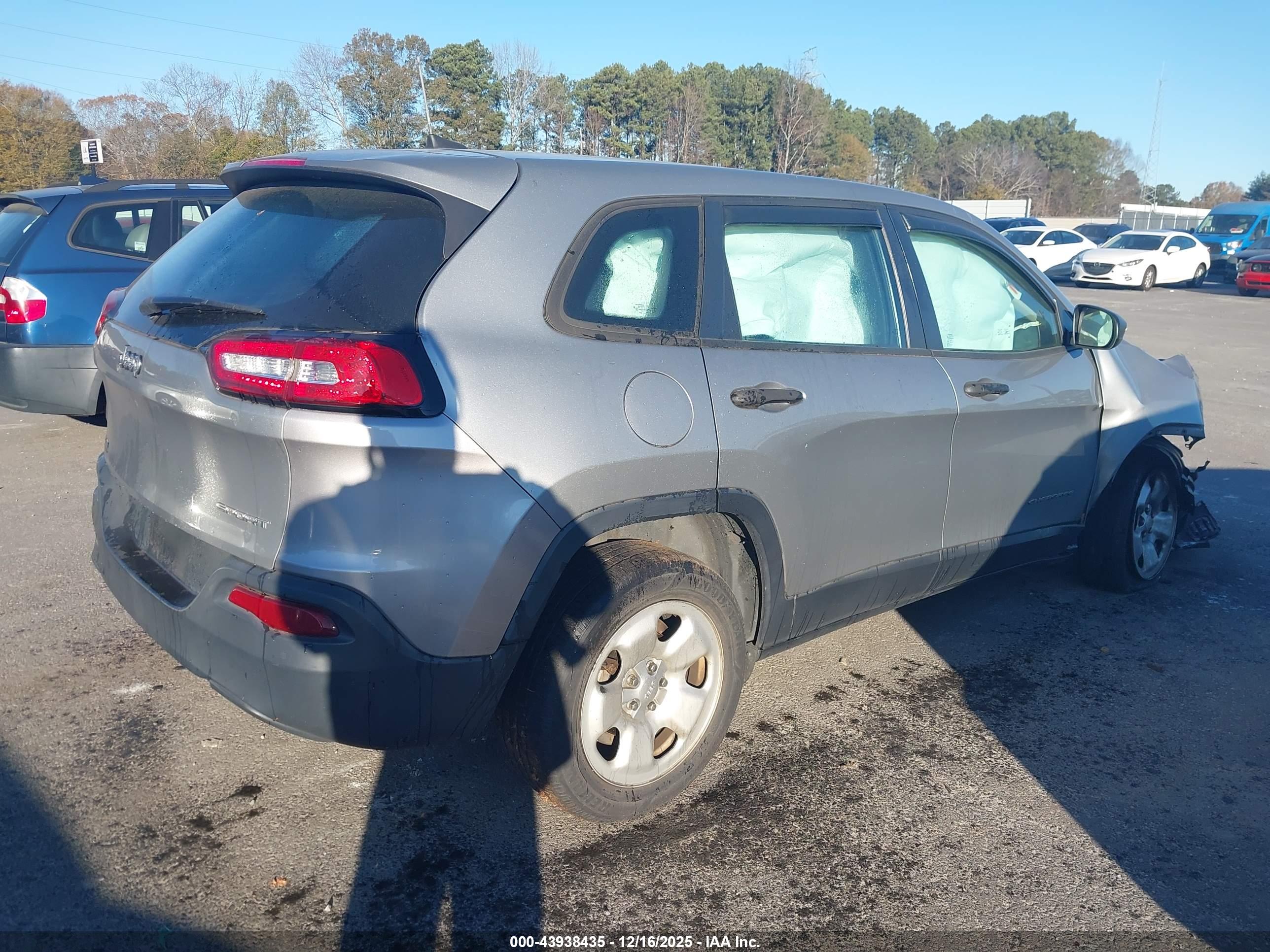 JEEP CHEROKEE image 4