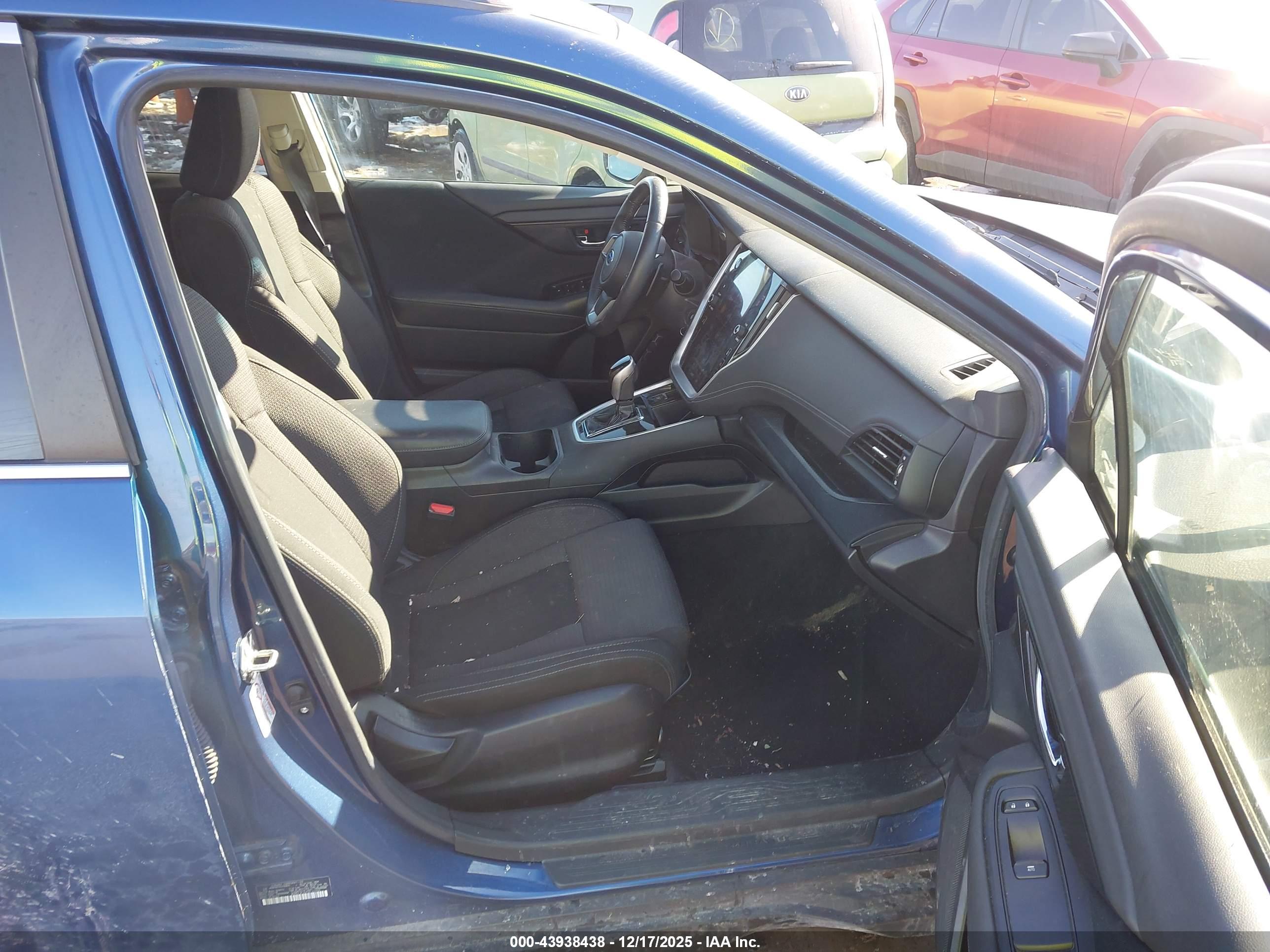 SUBARU OUTBACK image 5
