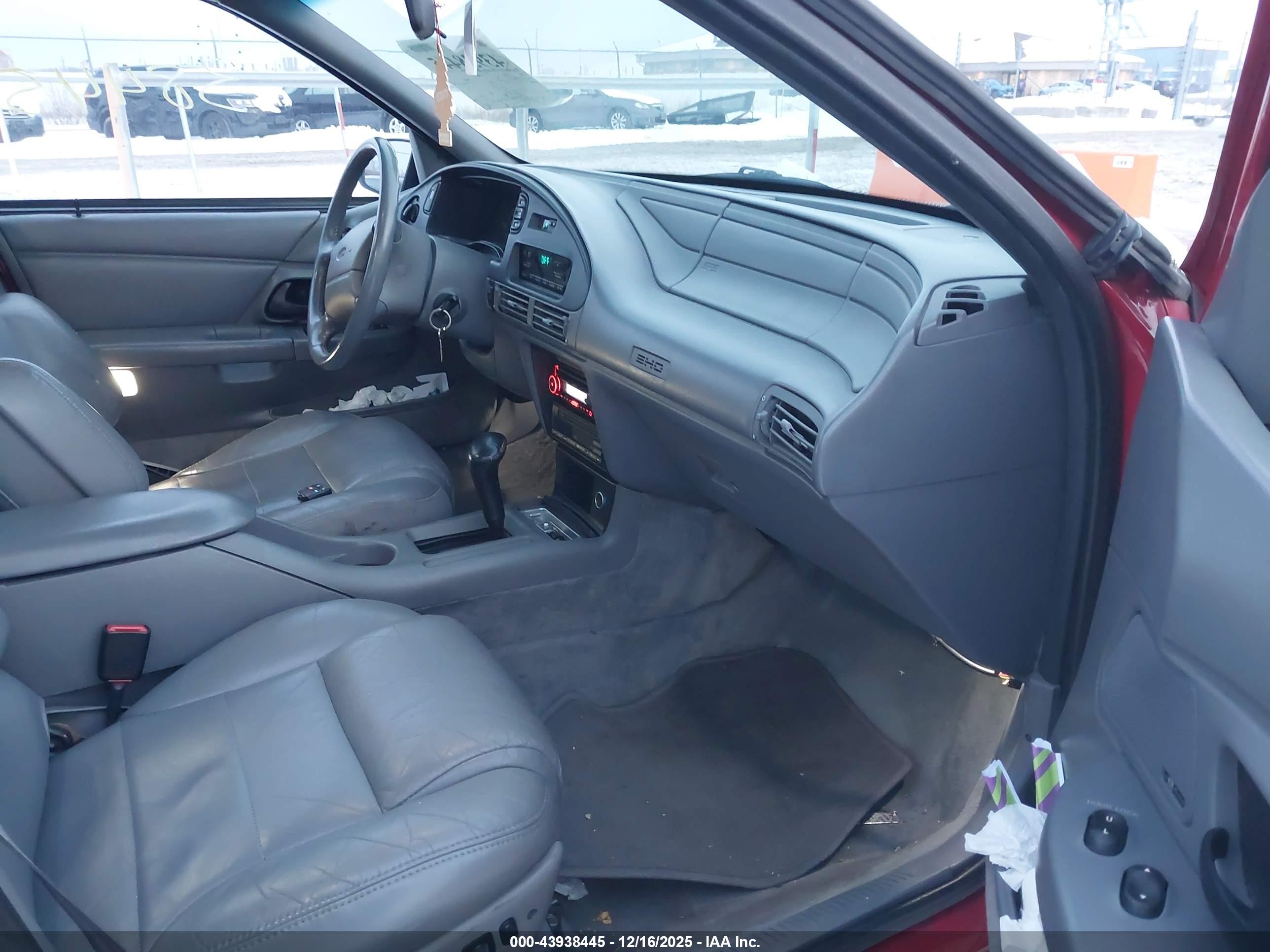 FORD TAURUS image 5
