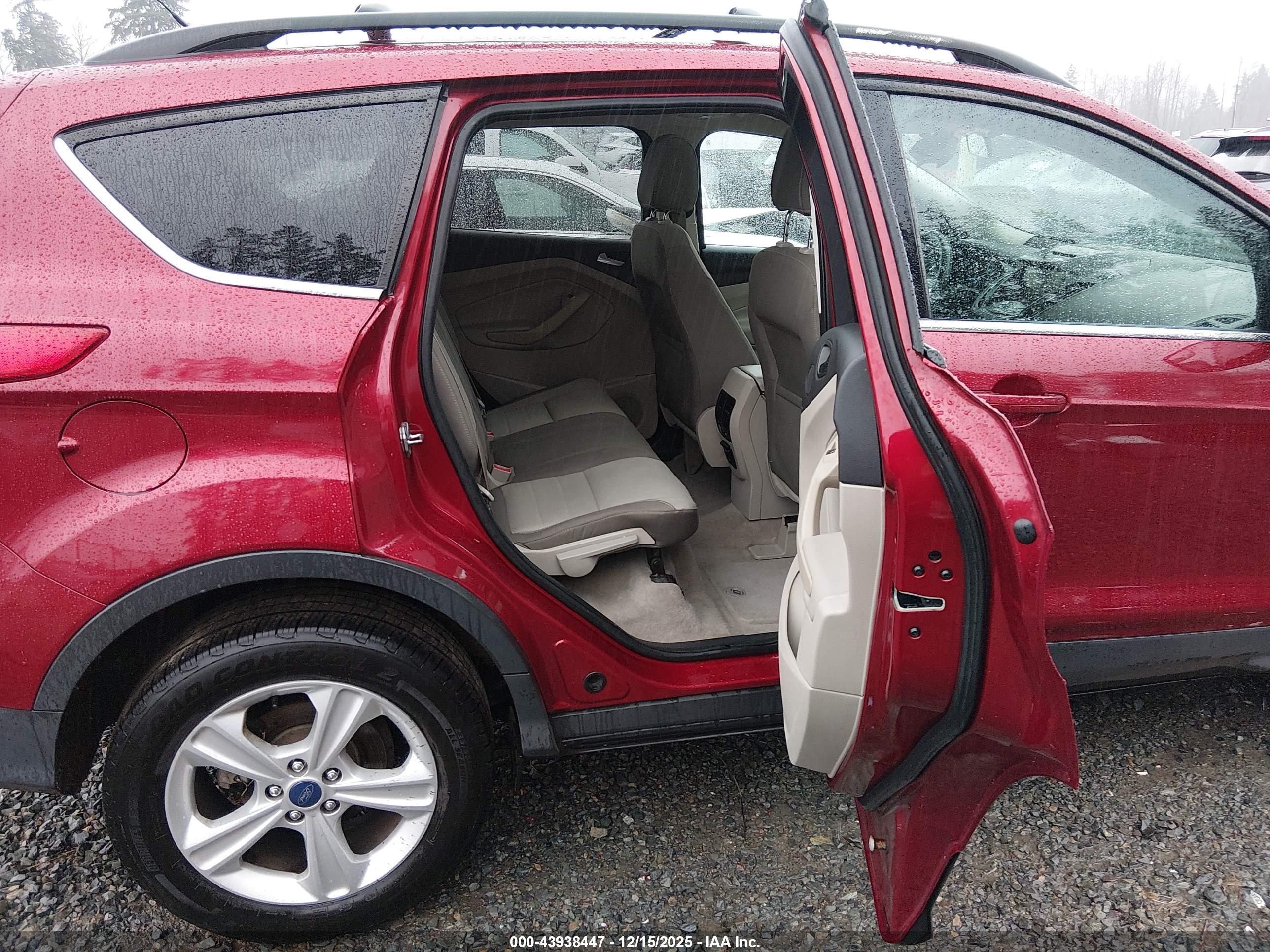 FORD ESCAPE image 8