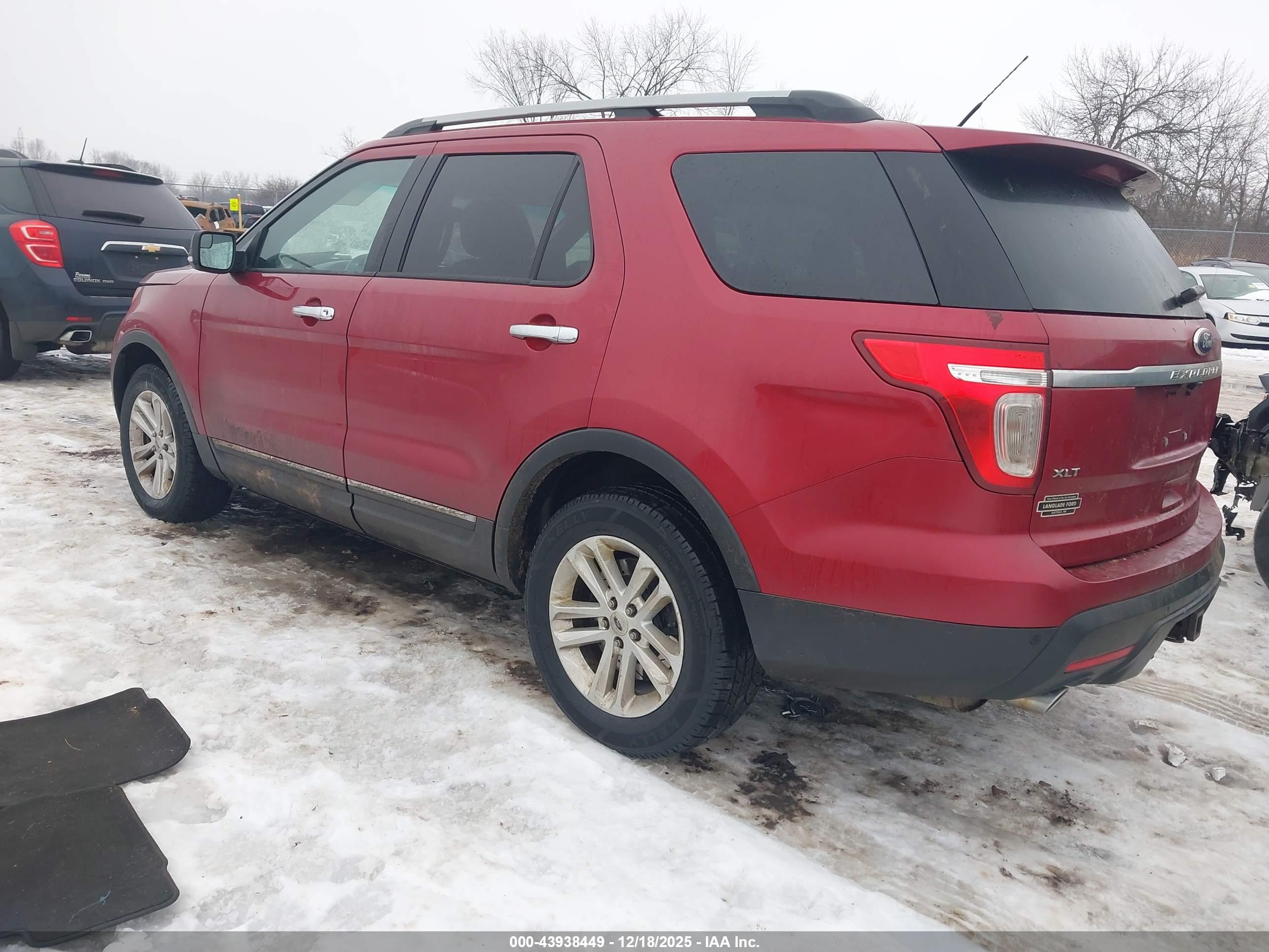 FORD EXPLORER image 3
