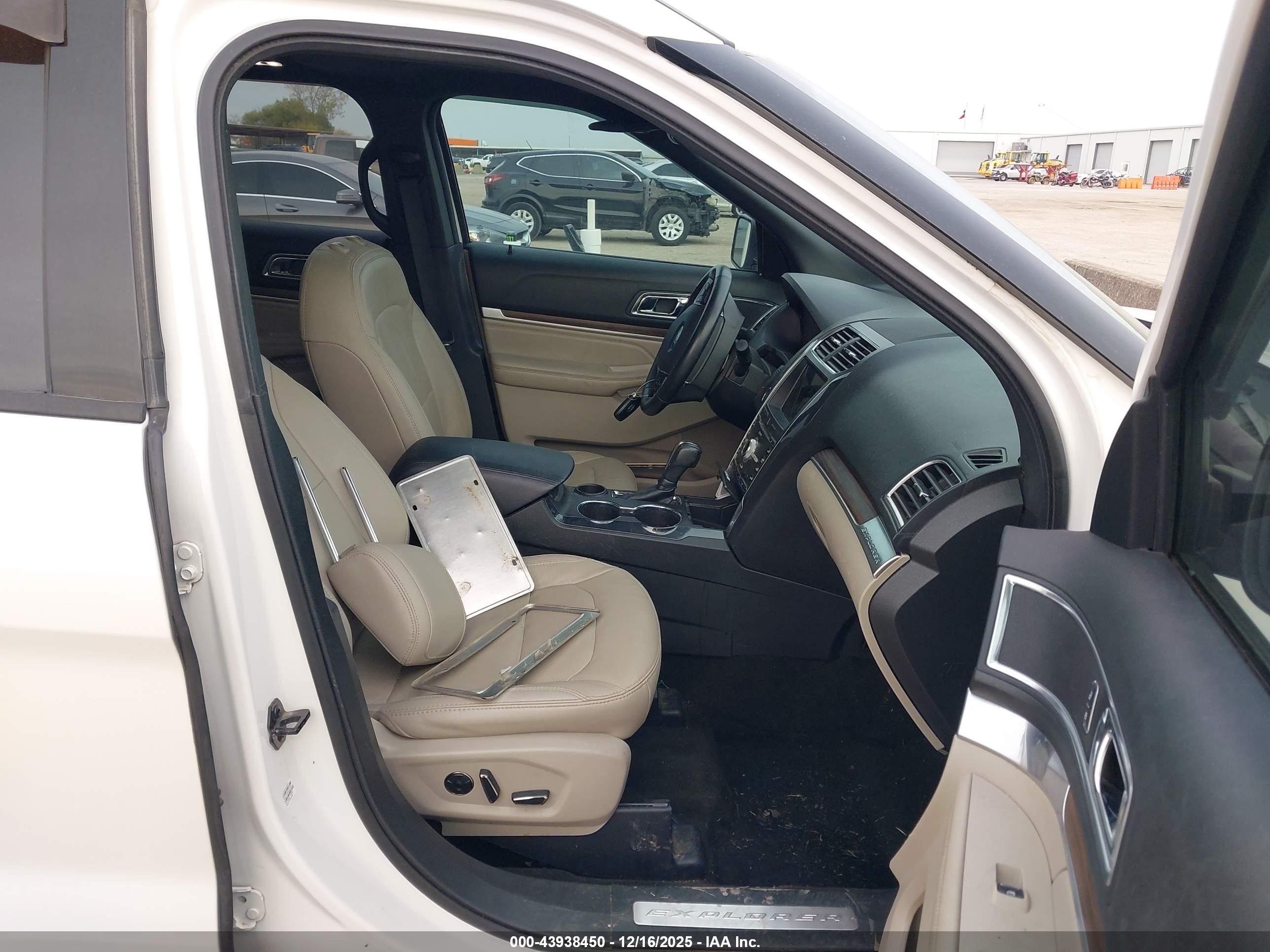 FORD EXPLORER image 5
