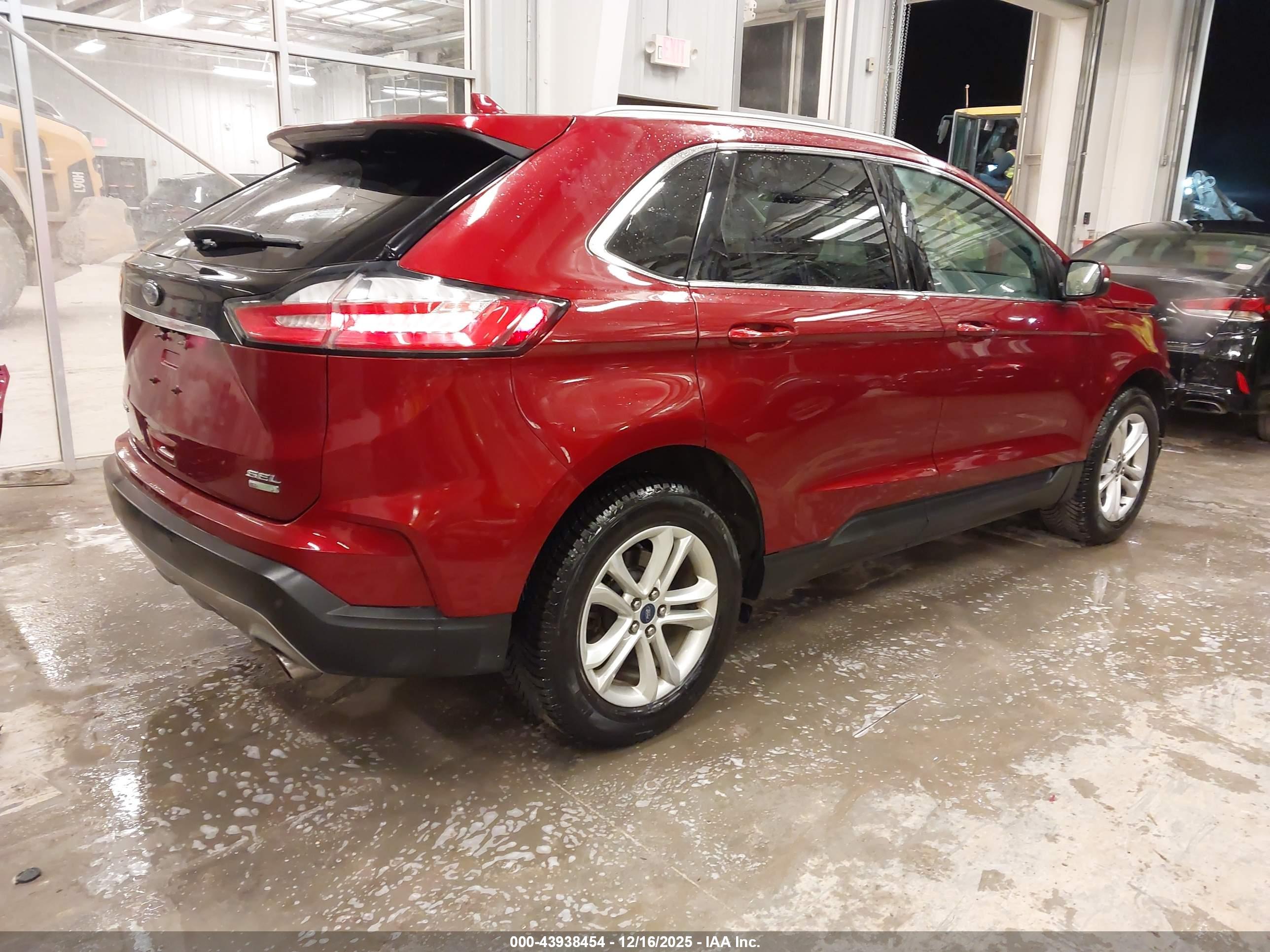 FORD EDGE image 4