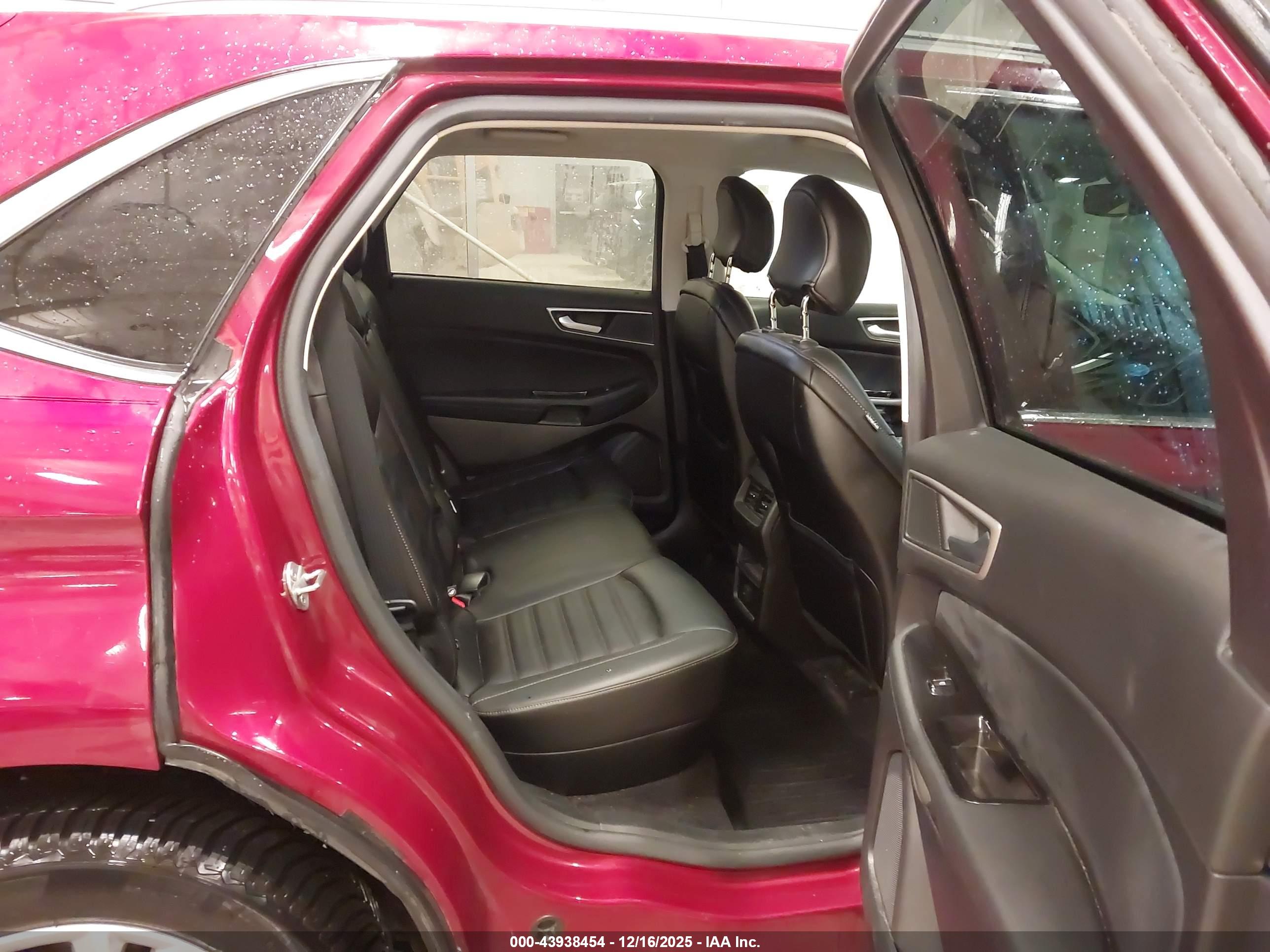 FORD EDGE image 8