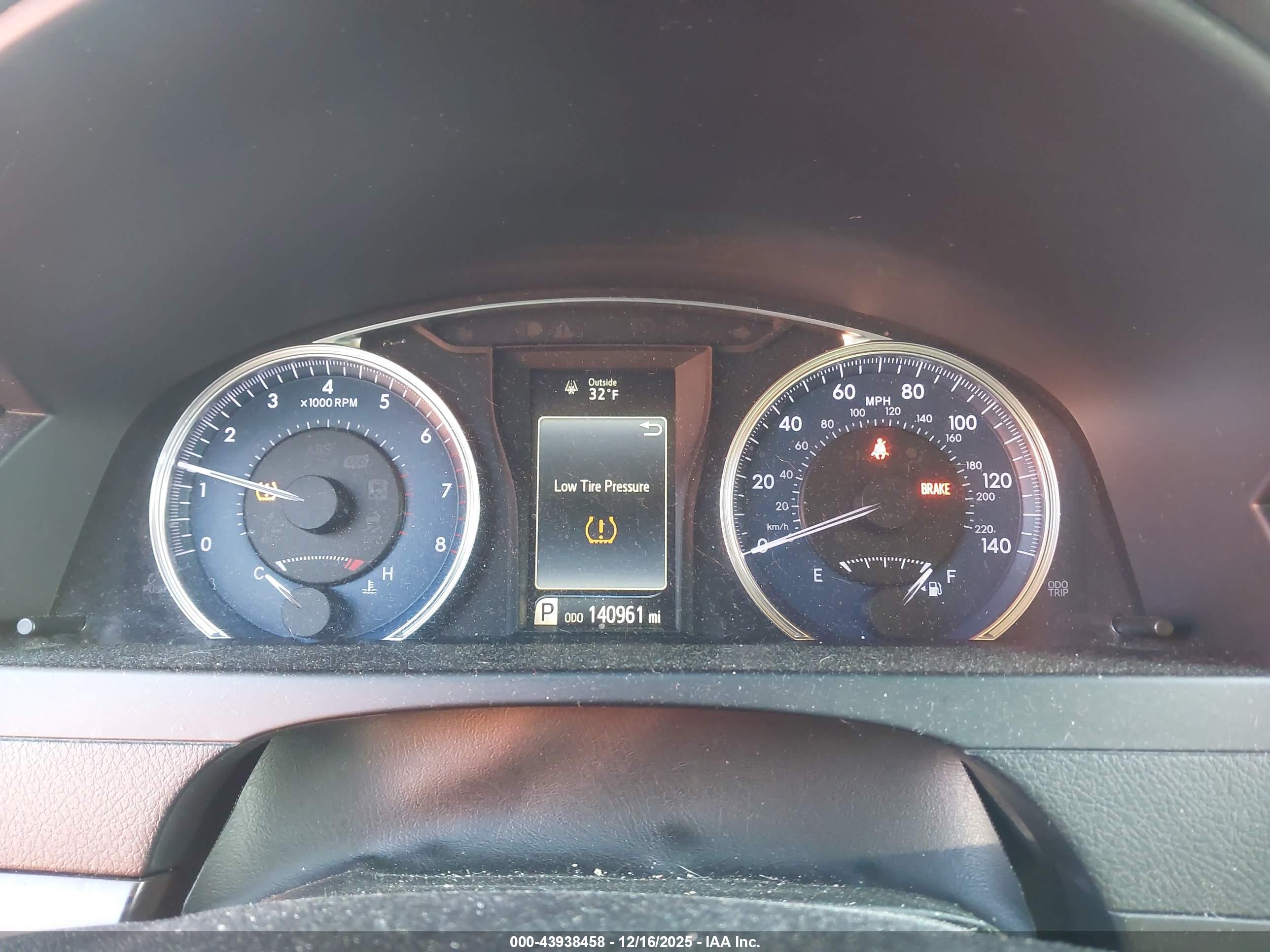 TOYOTA CAMRY image 7
