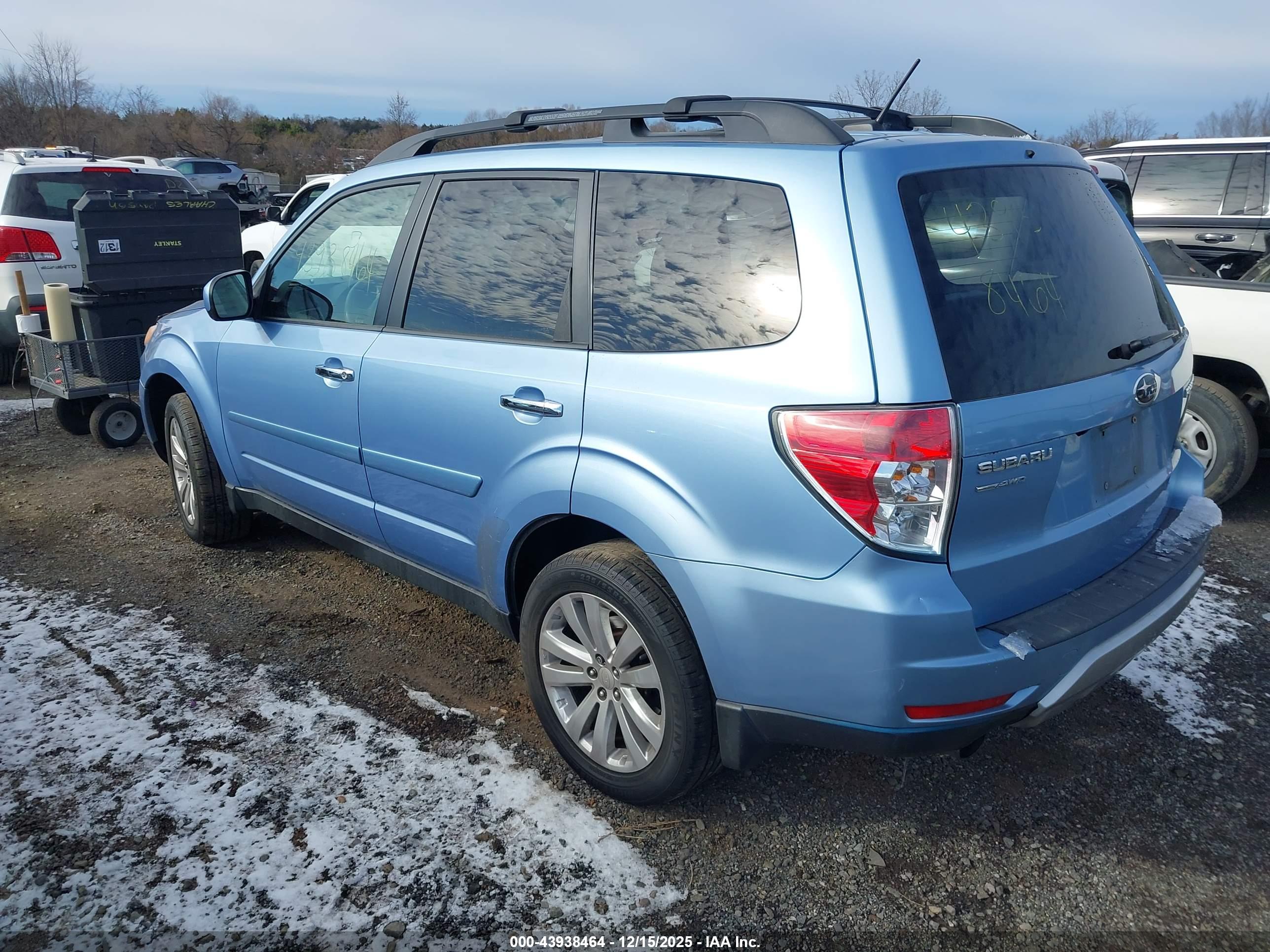 SUBARU FORESTER image 3